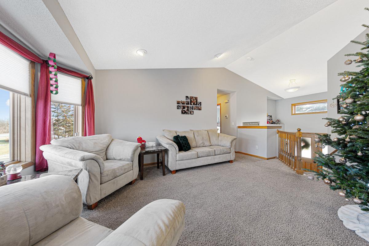 507 Oakridge Place