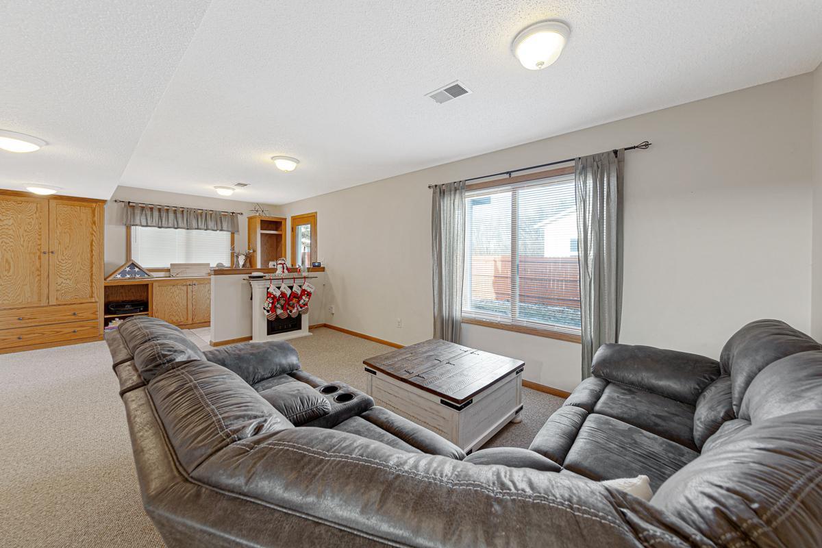 507 Oakridge Place