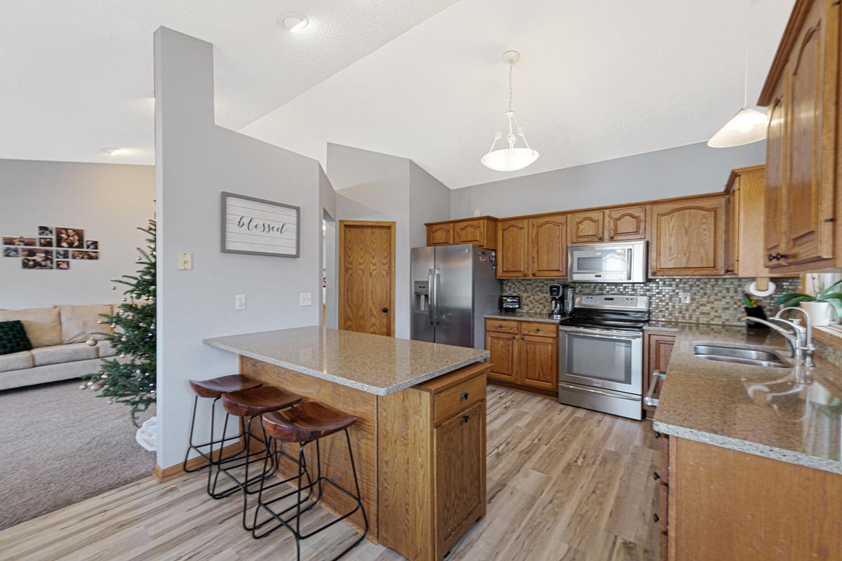 507 Oakridge Place