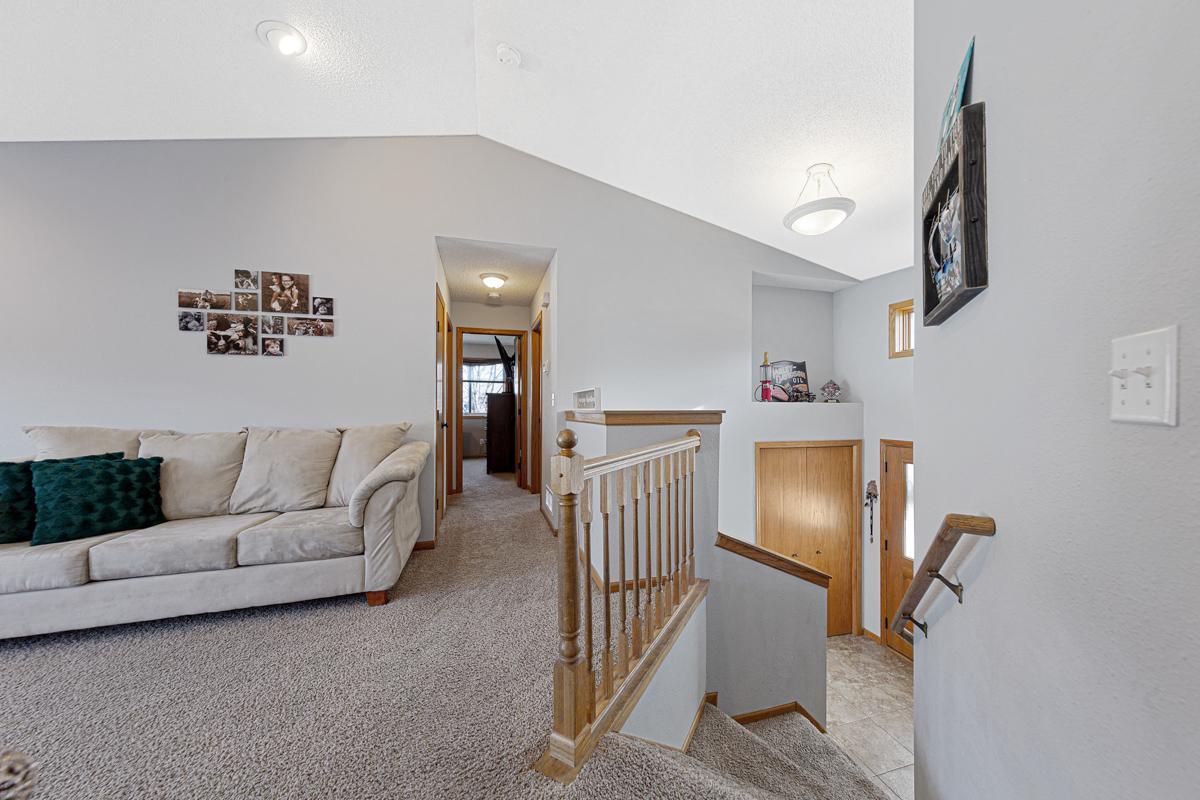 507 Oakridge Place