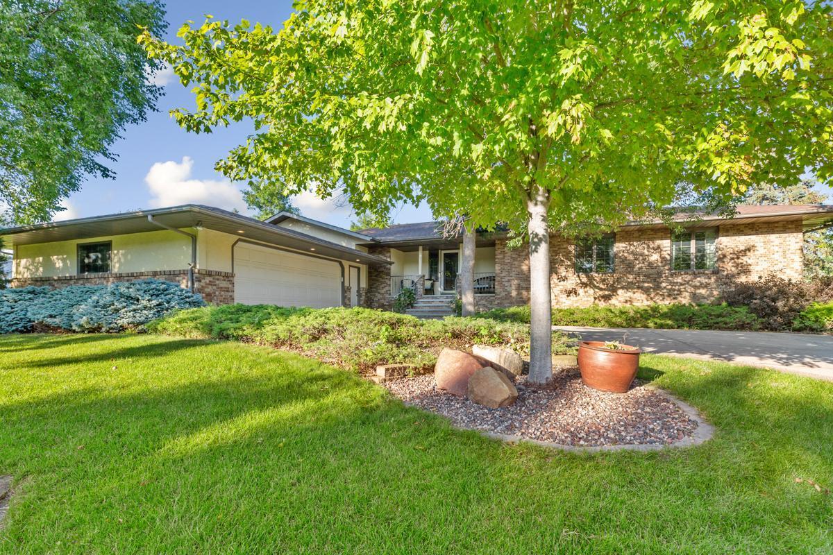 627 Crestview Lane
