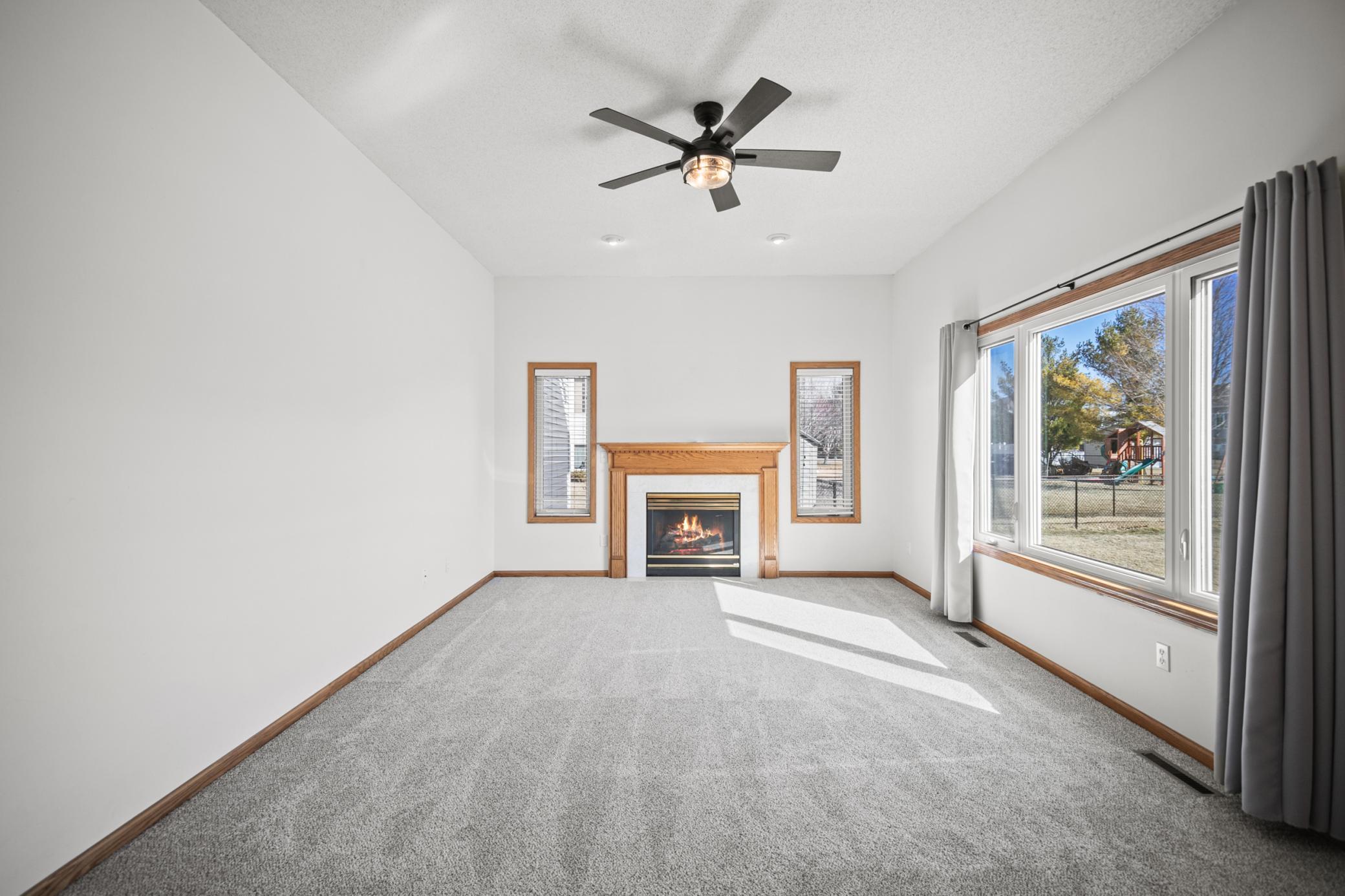 701 Greenhaven Lane NE