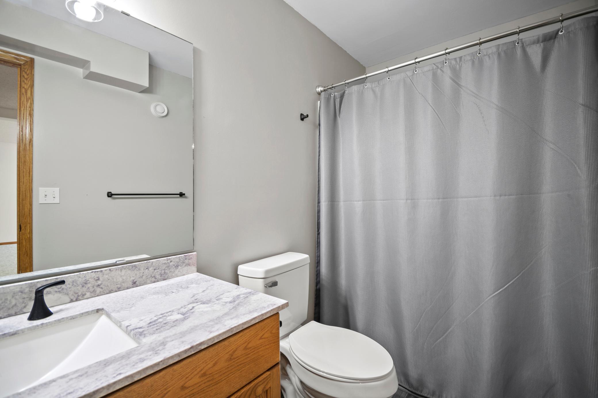 701 Greenhaven Lane NE