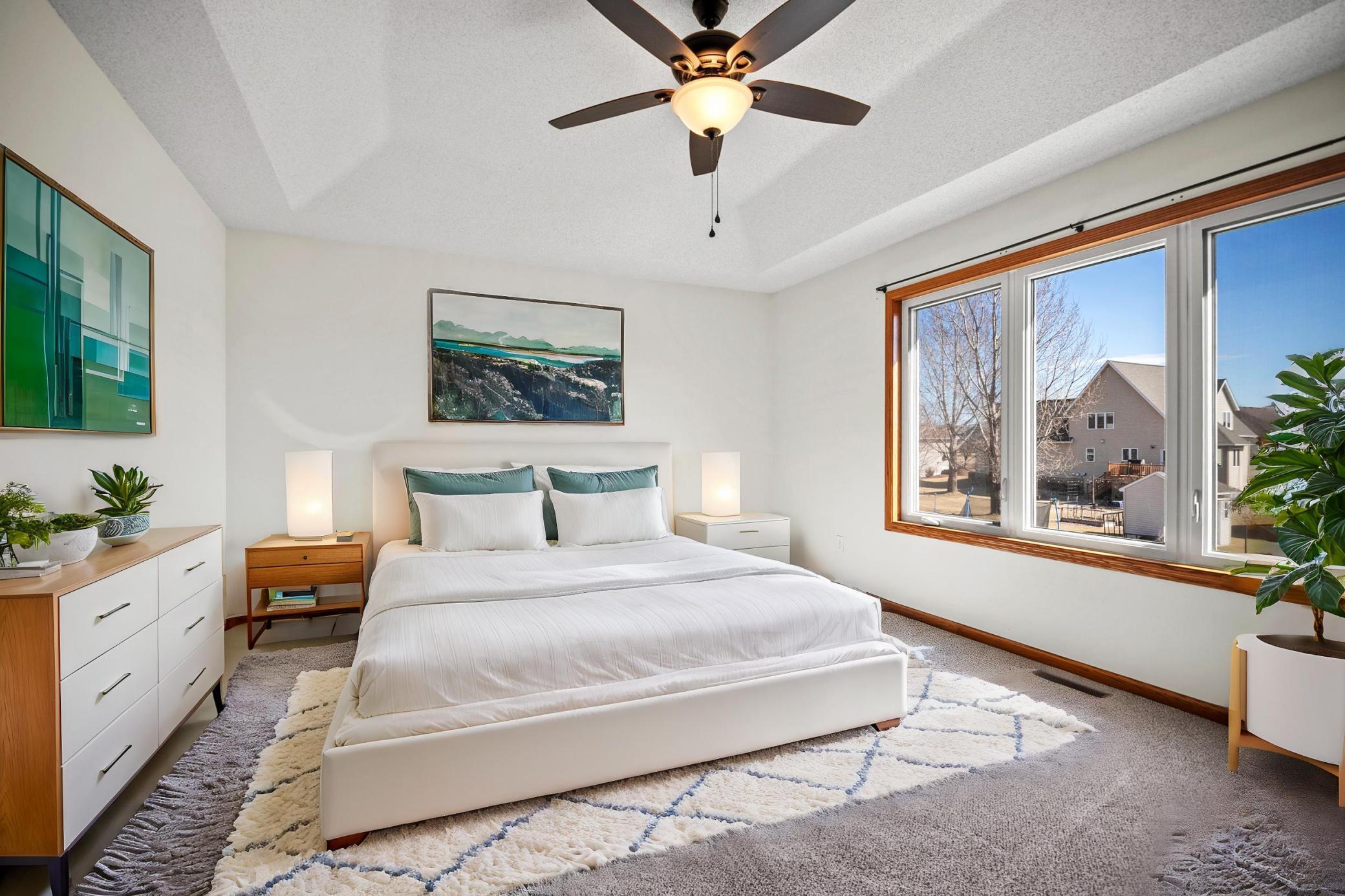 701 Greenhaven Lane NE