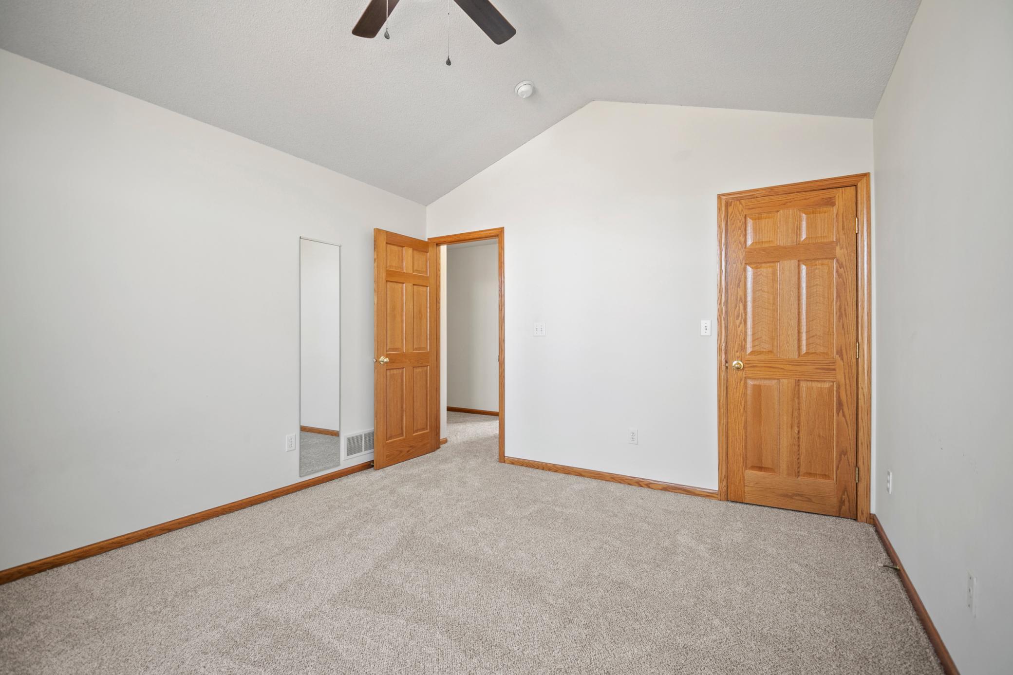 701 Greenhaven Lane NE