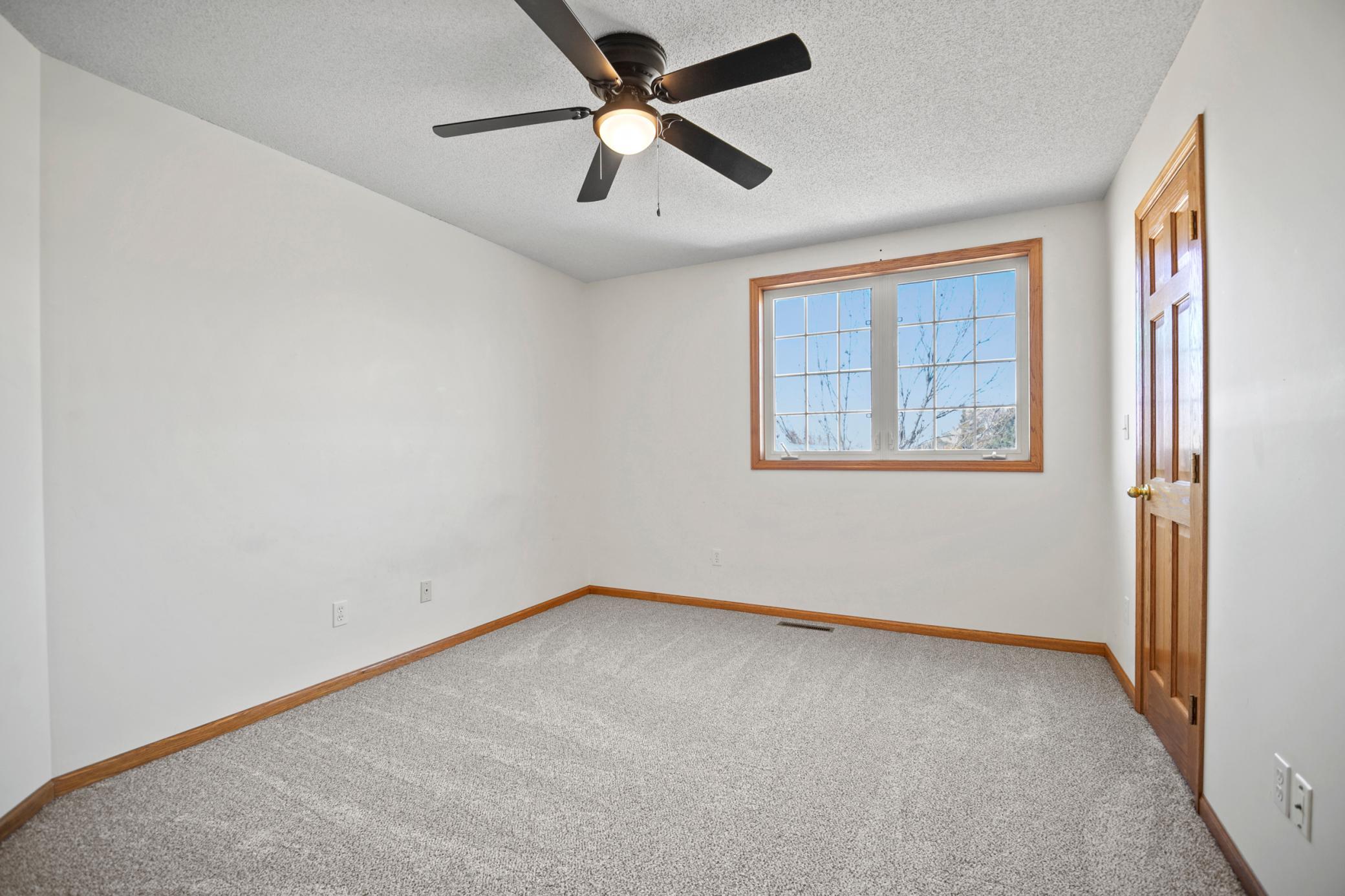 701 Greenhaven Lane NE