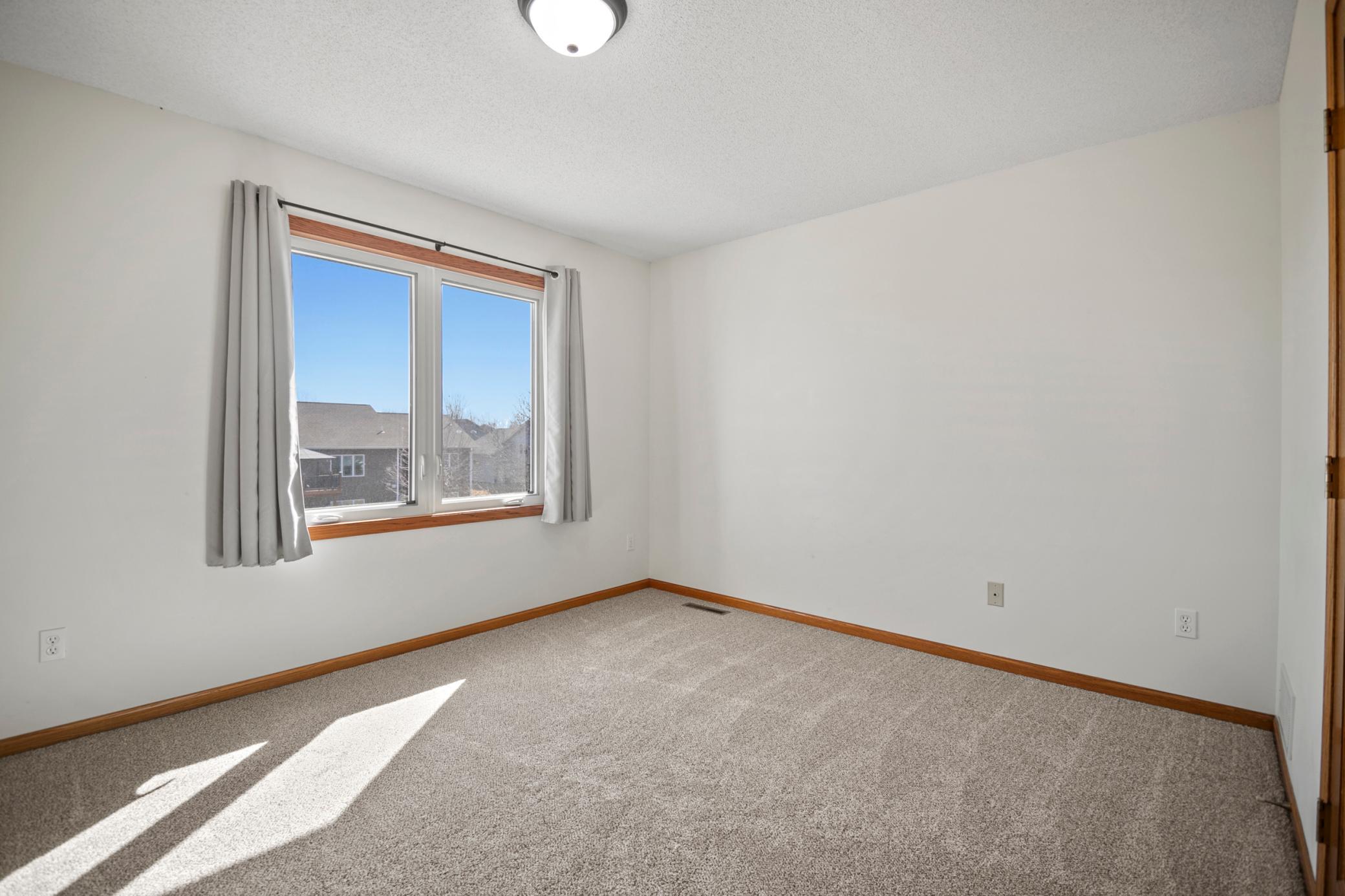 701 Greenhaven Lane NE