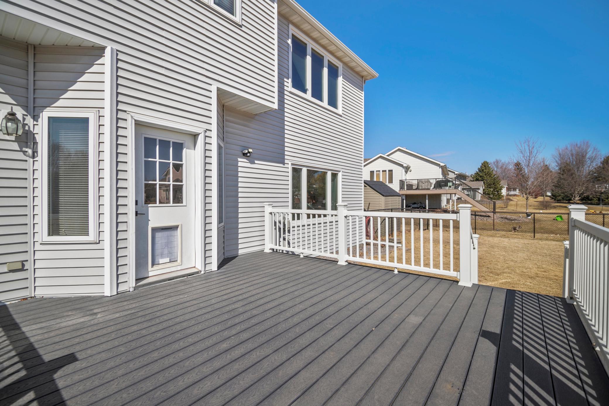 701 Greenhaven Lane NE