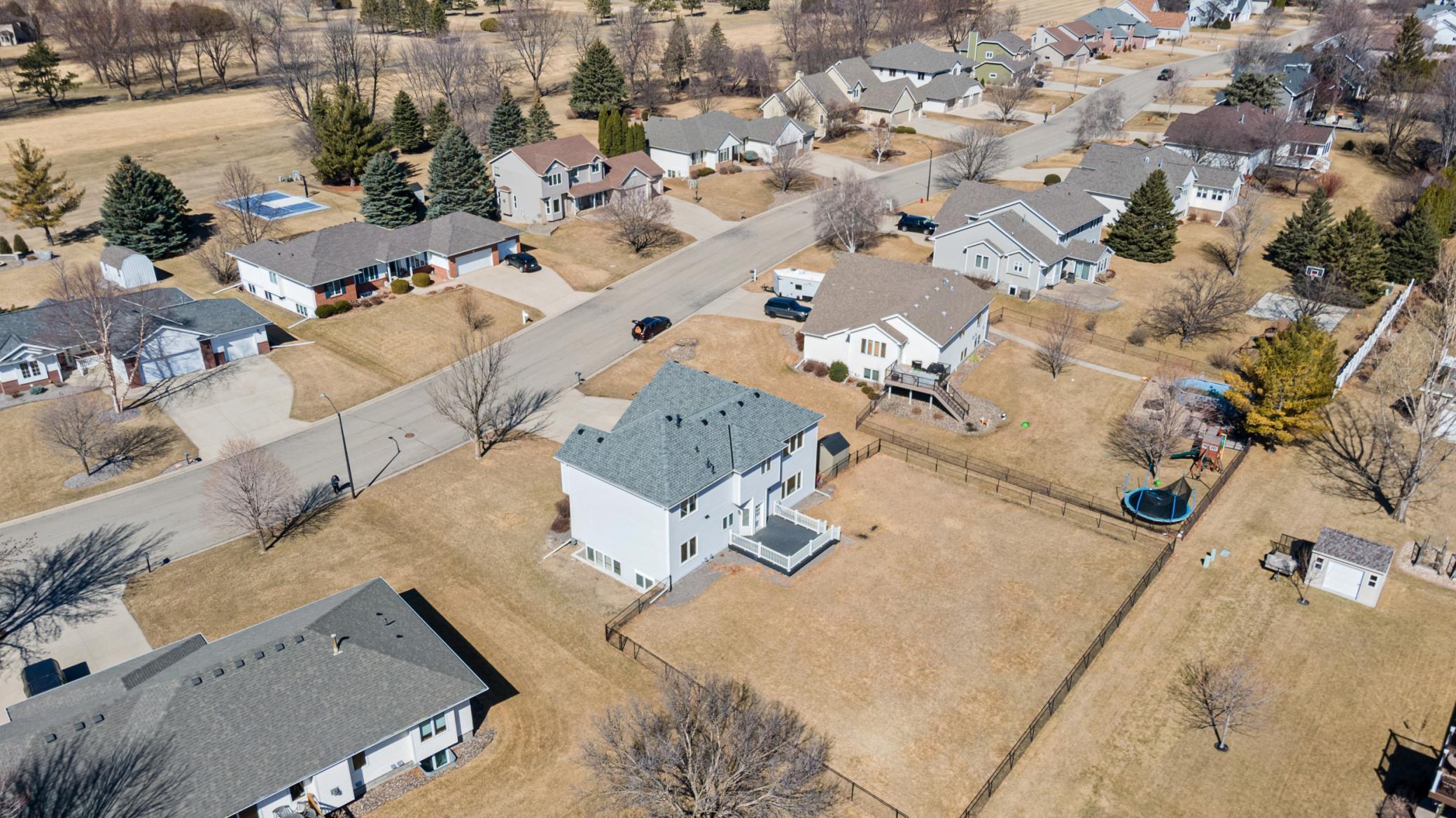 701 Greenhaven Lane NE