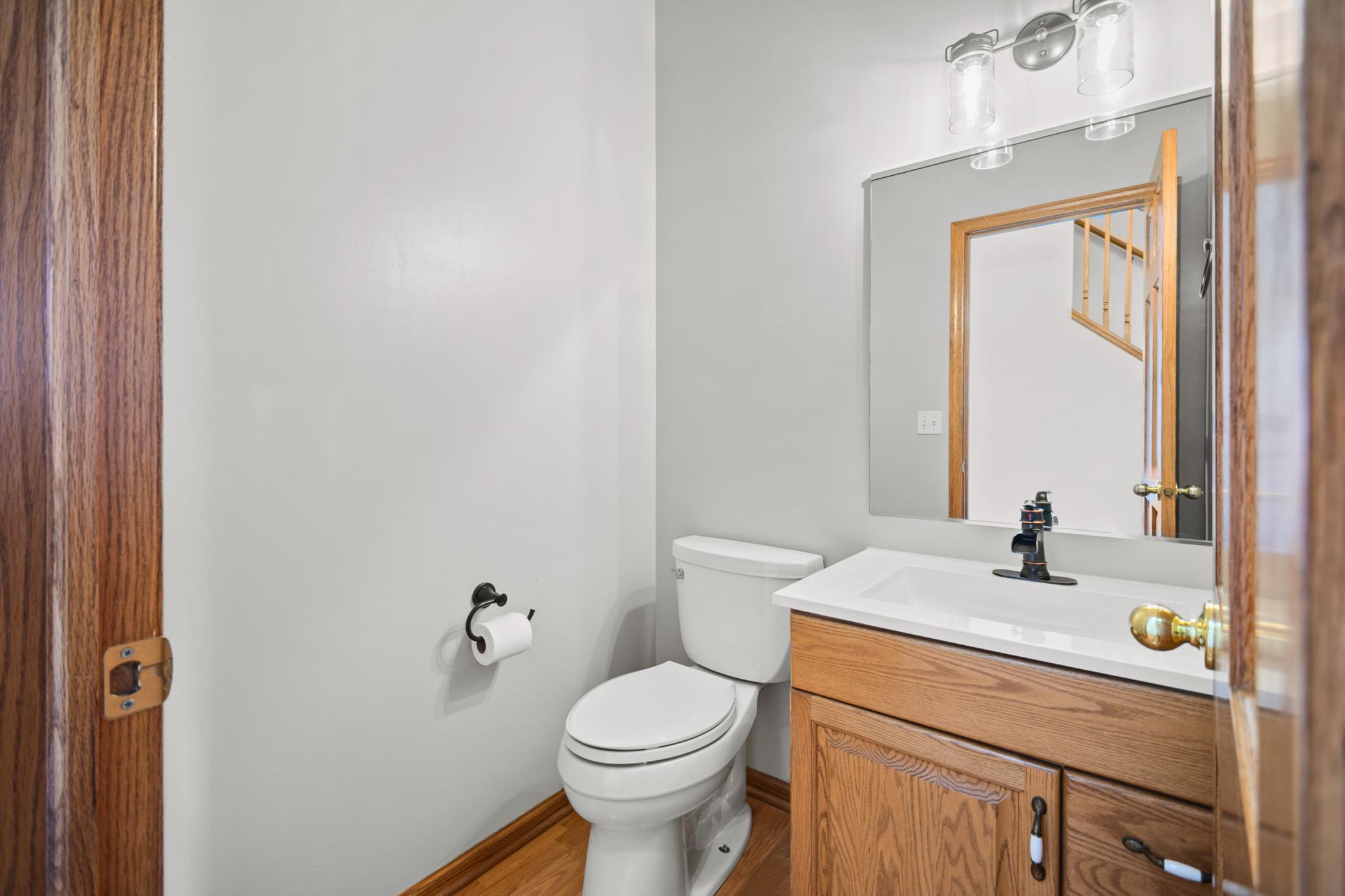 701 Greenhaven Lane NE