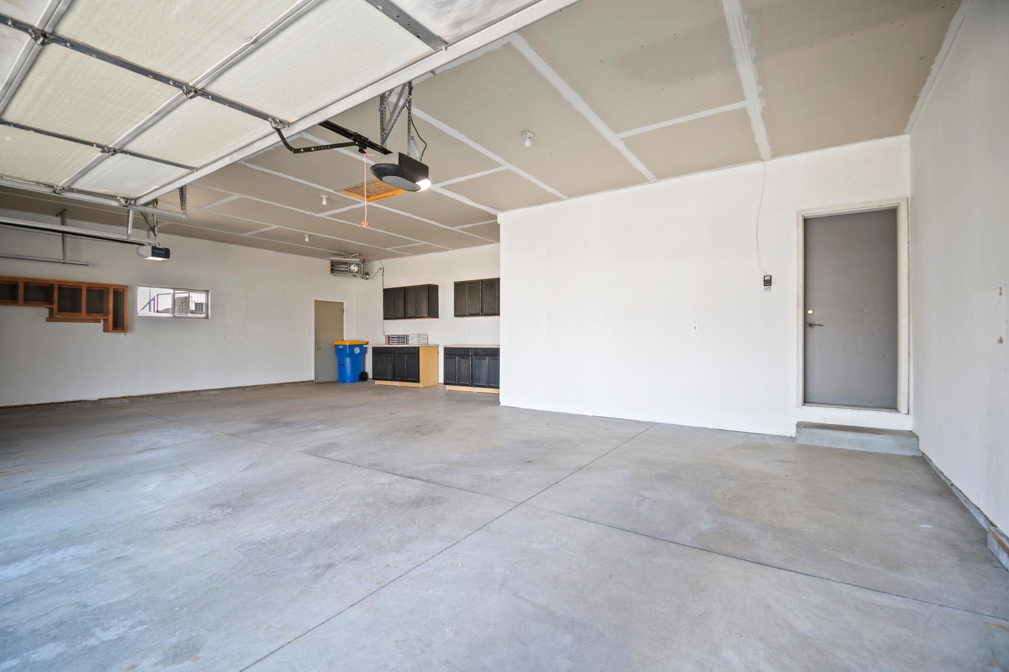 701 Greenhaven Lane NE