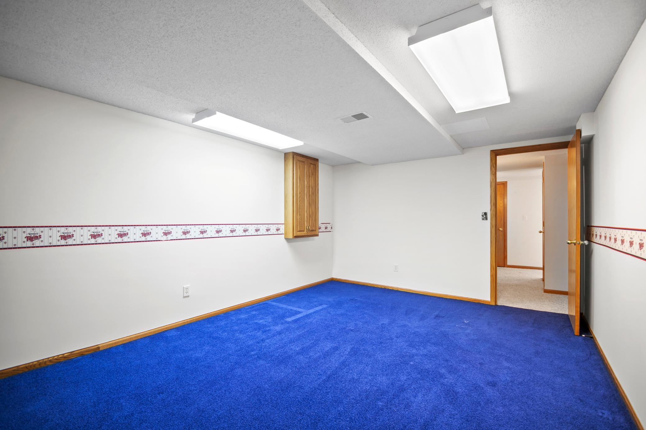 701 Greenhaven Lane NE