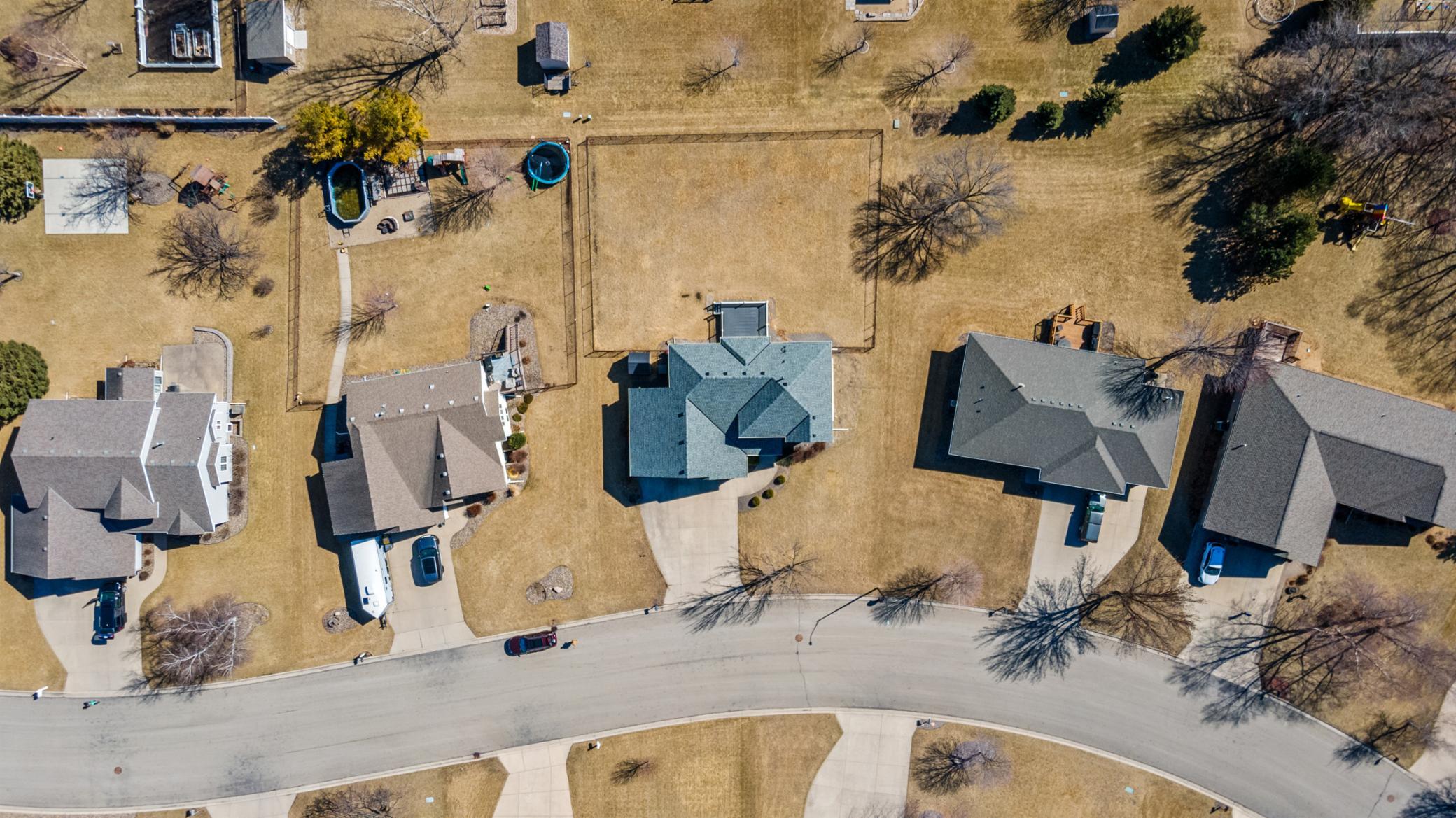 701 Greenhaven Lane NE