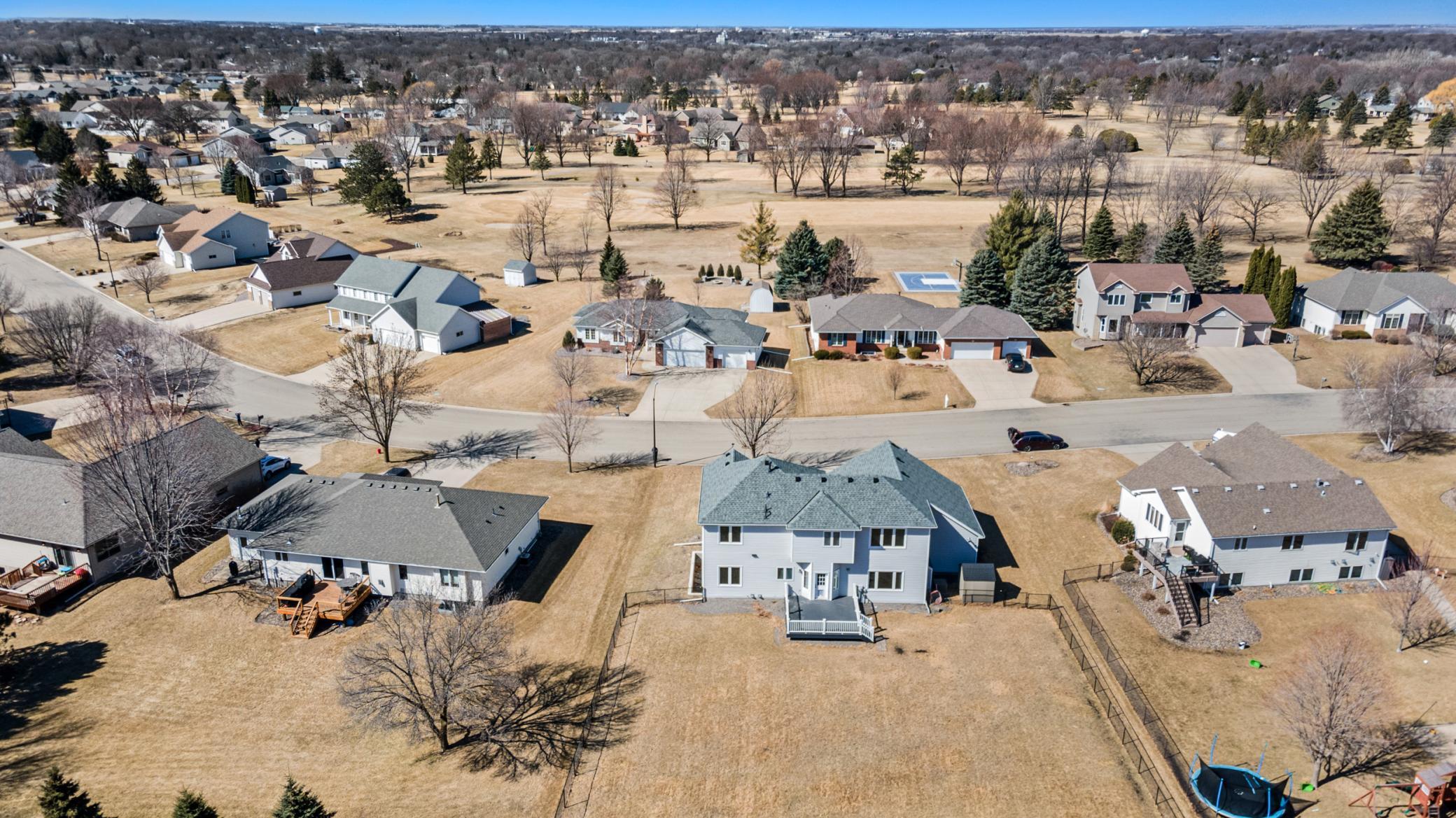 701 Greenhaven Lane NE