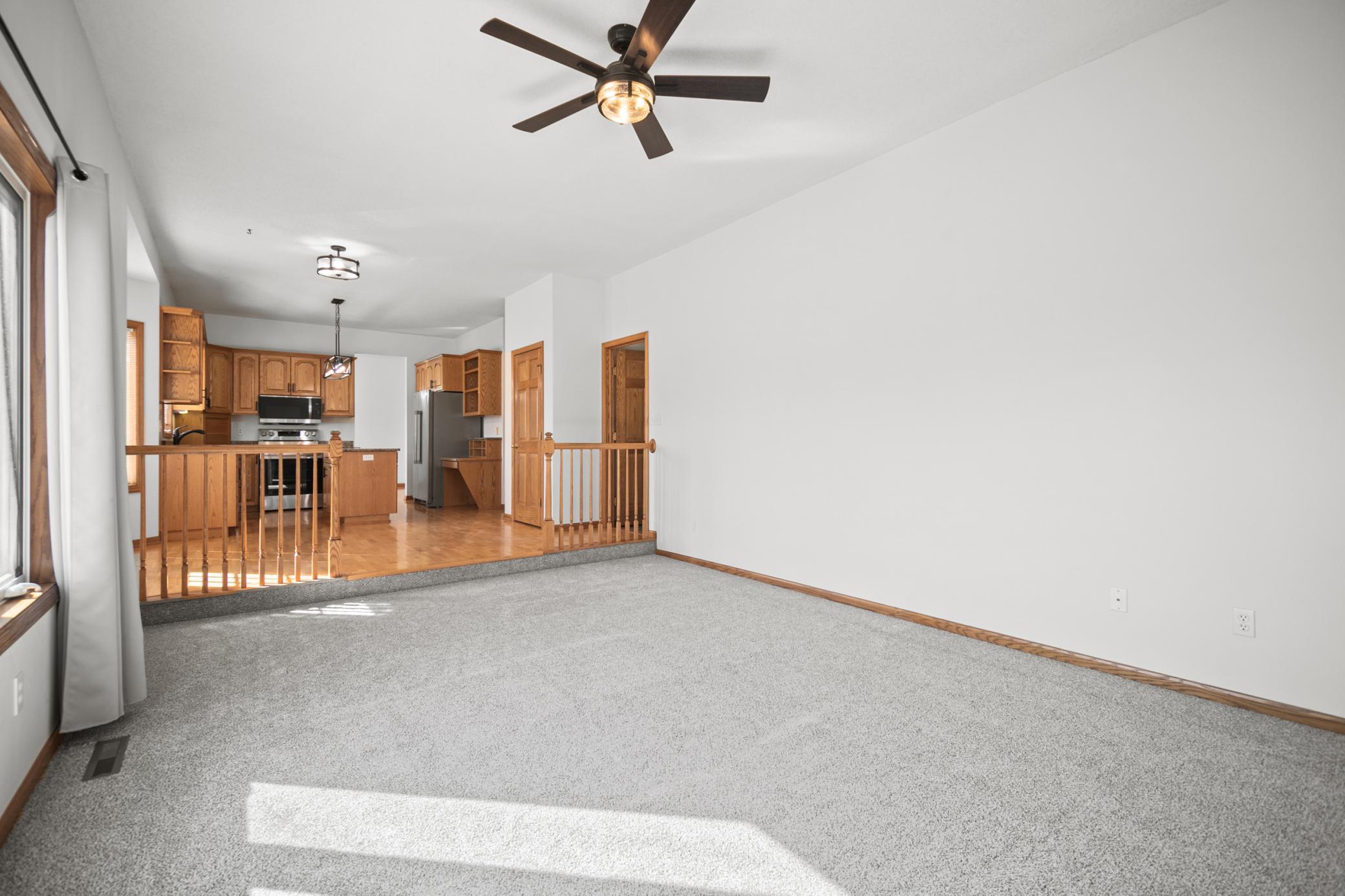 701 Greenhaven Lane NE