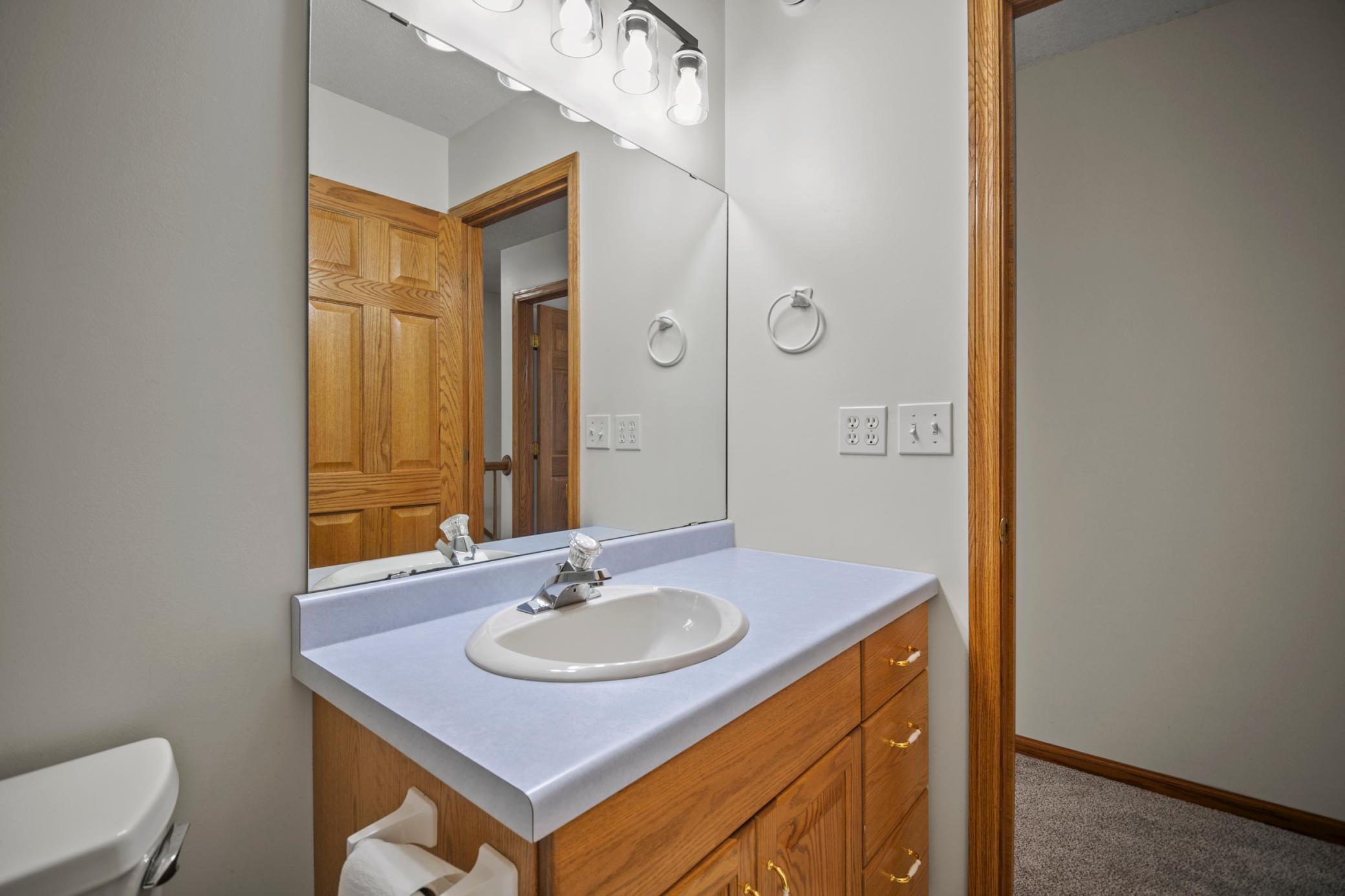 701 Greenhaven Lane NE