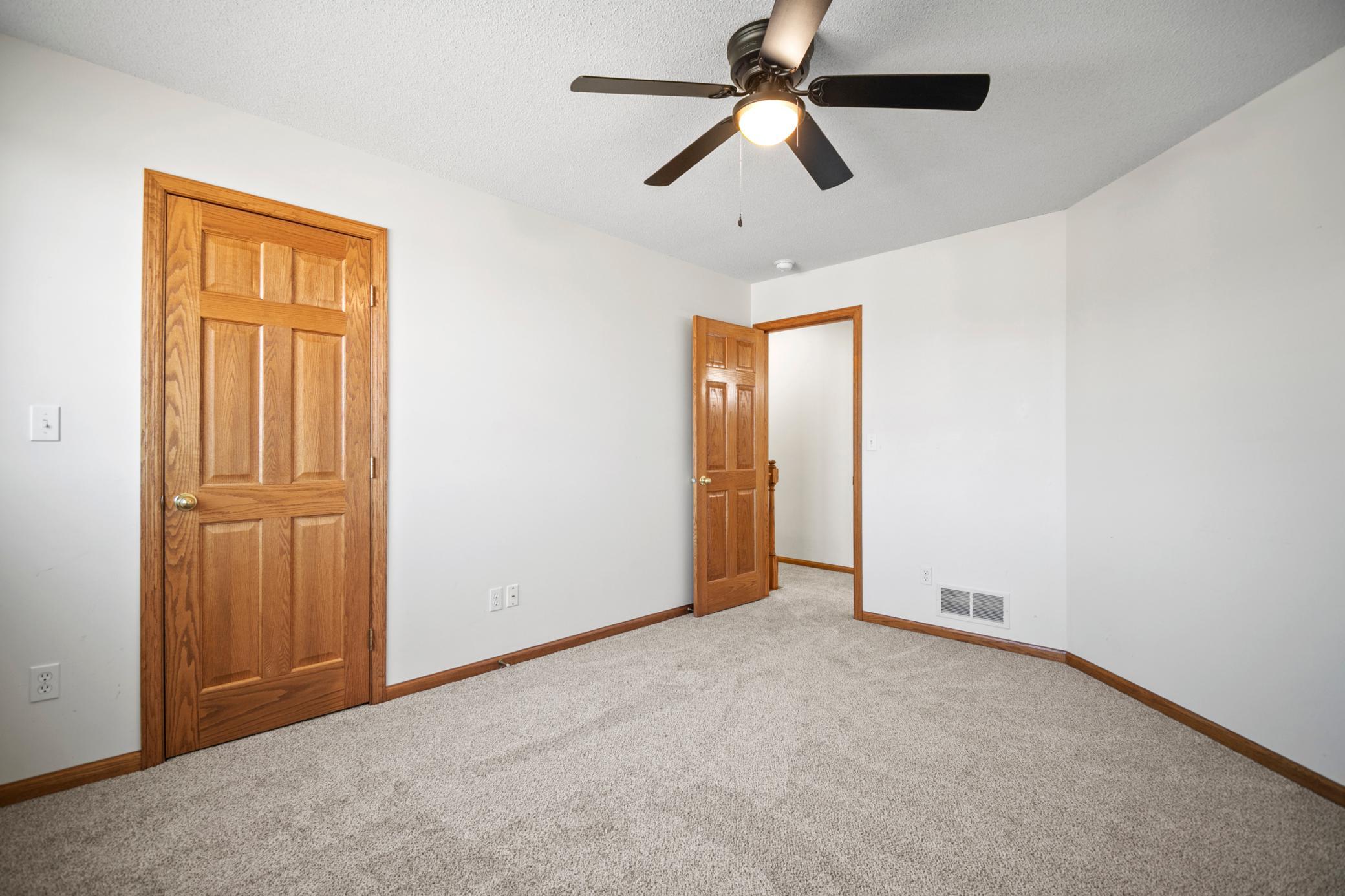 701 Greenhaven Lane NE