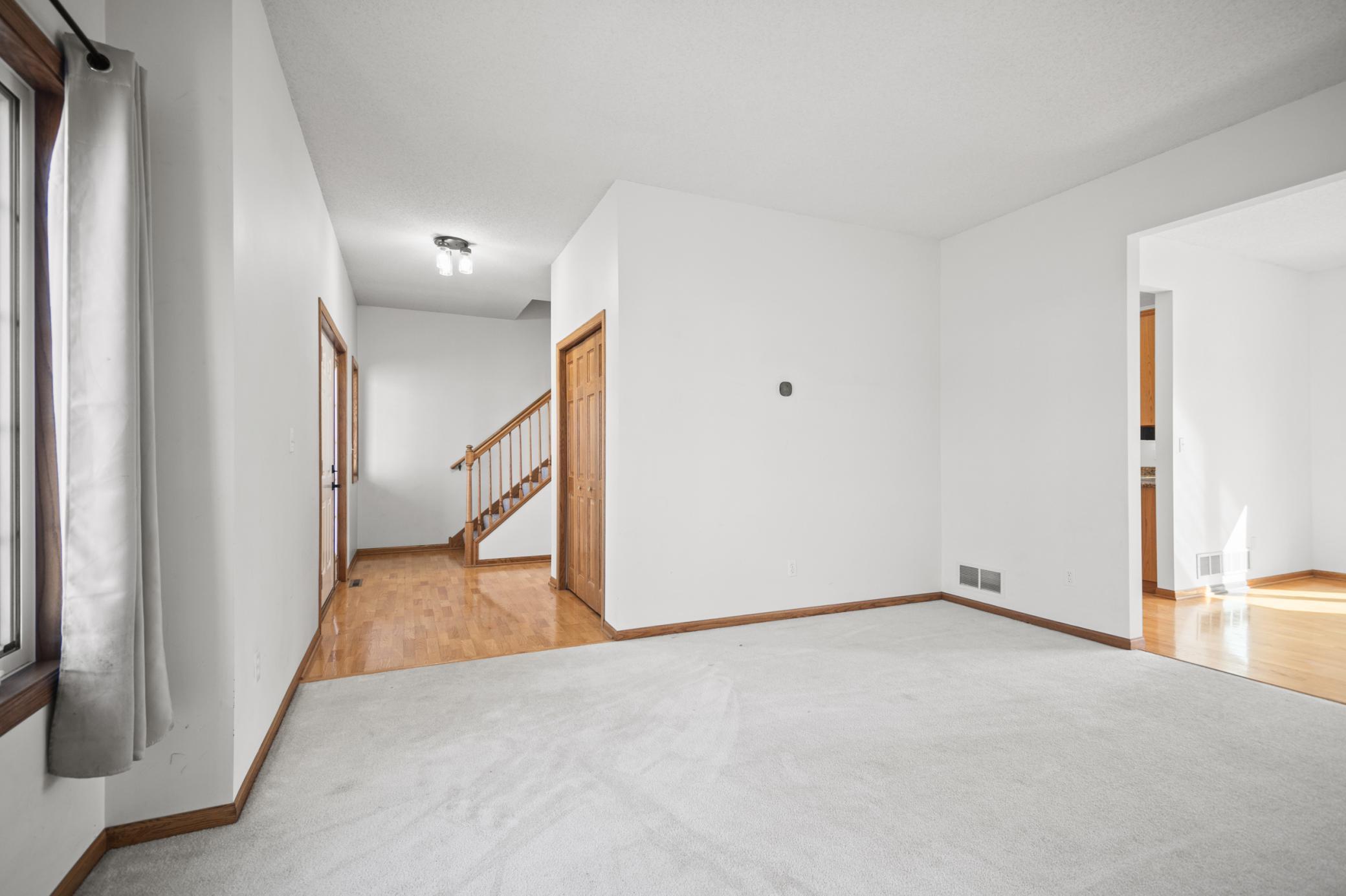 701 Greenhaven Lane NE