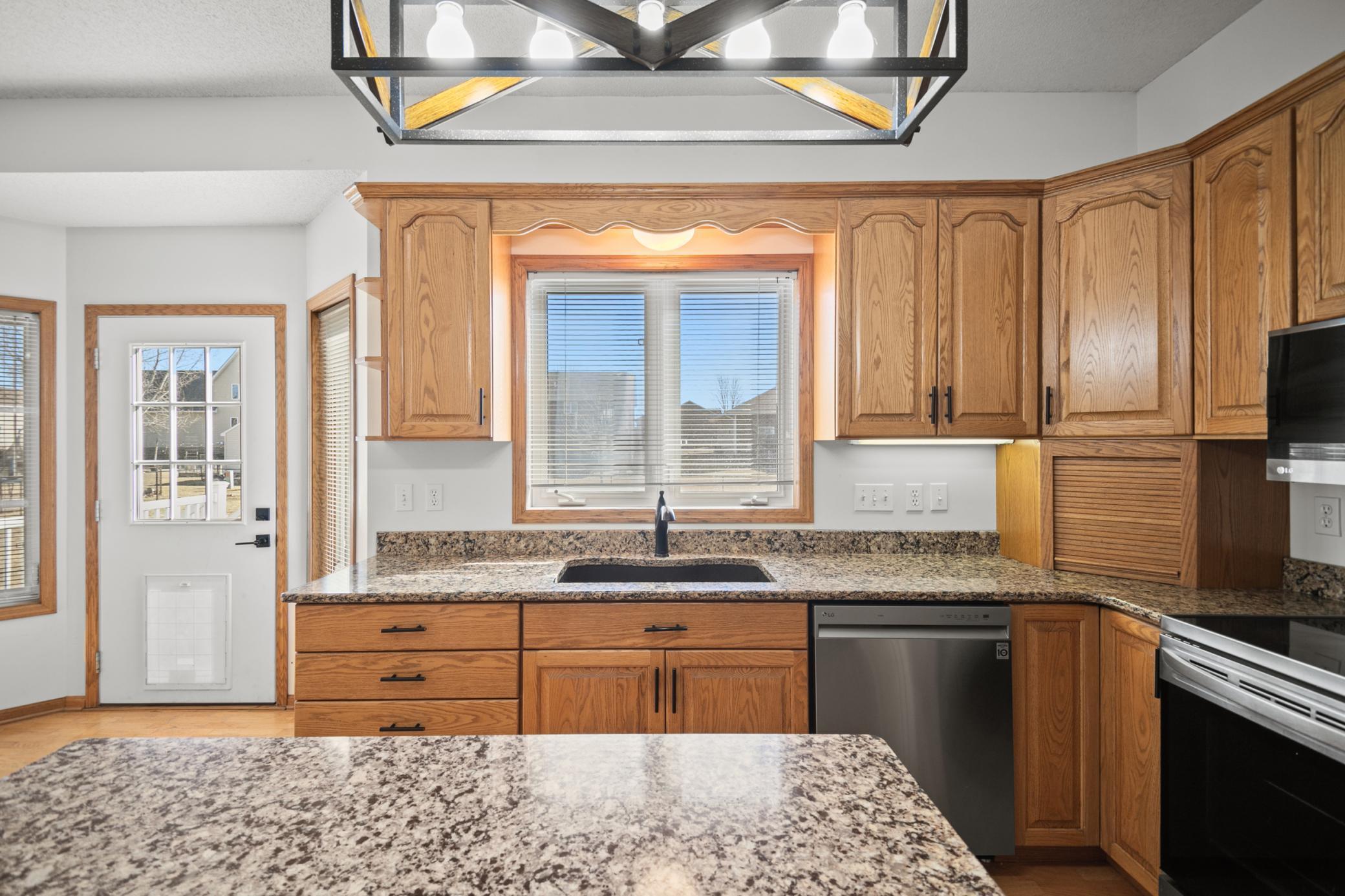 701 Greenhaven Lane NE