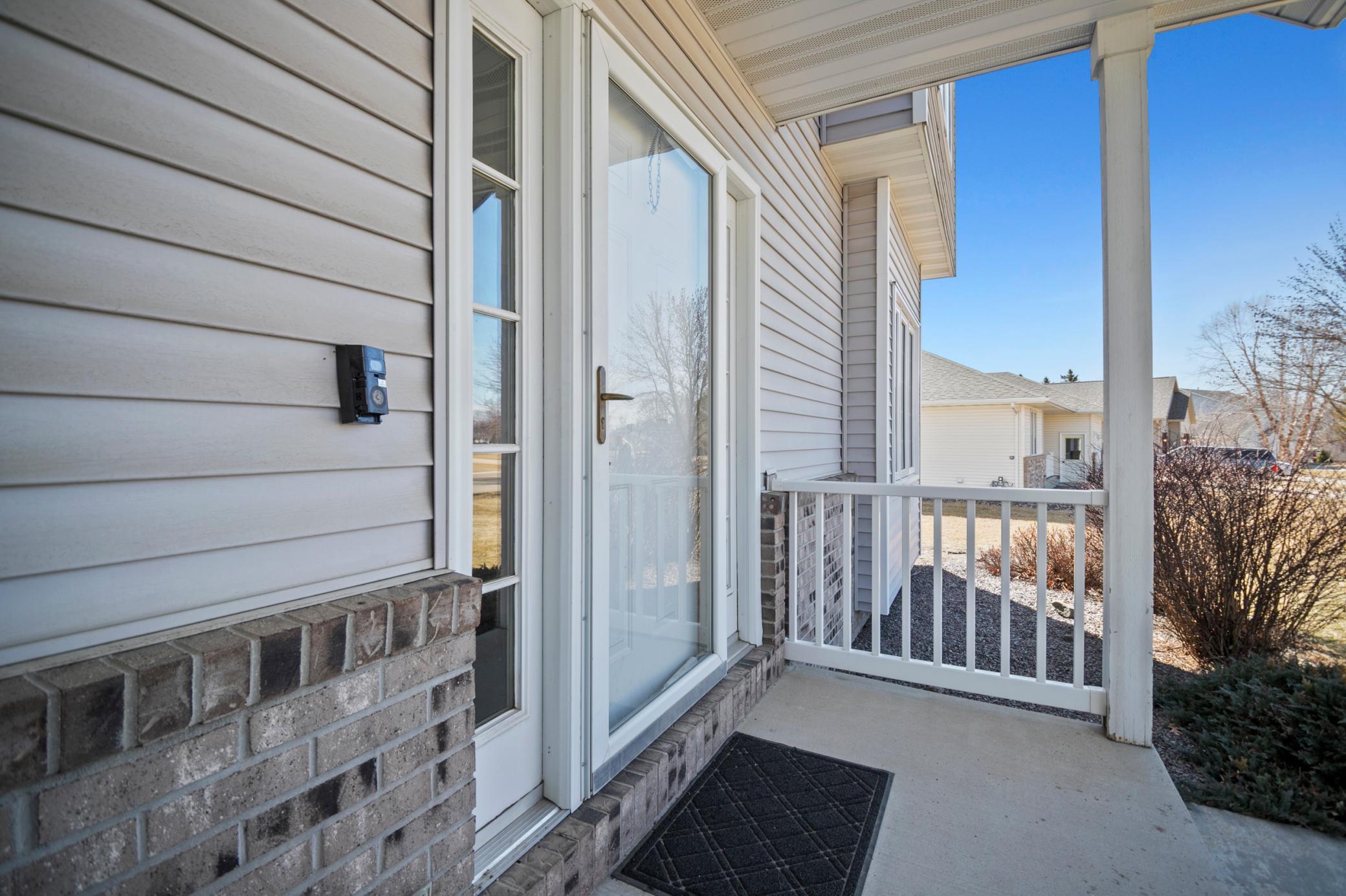 701 Greenhaven Lane NE