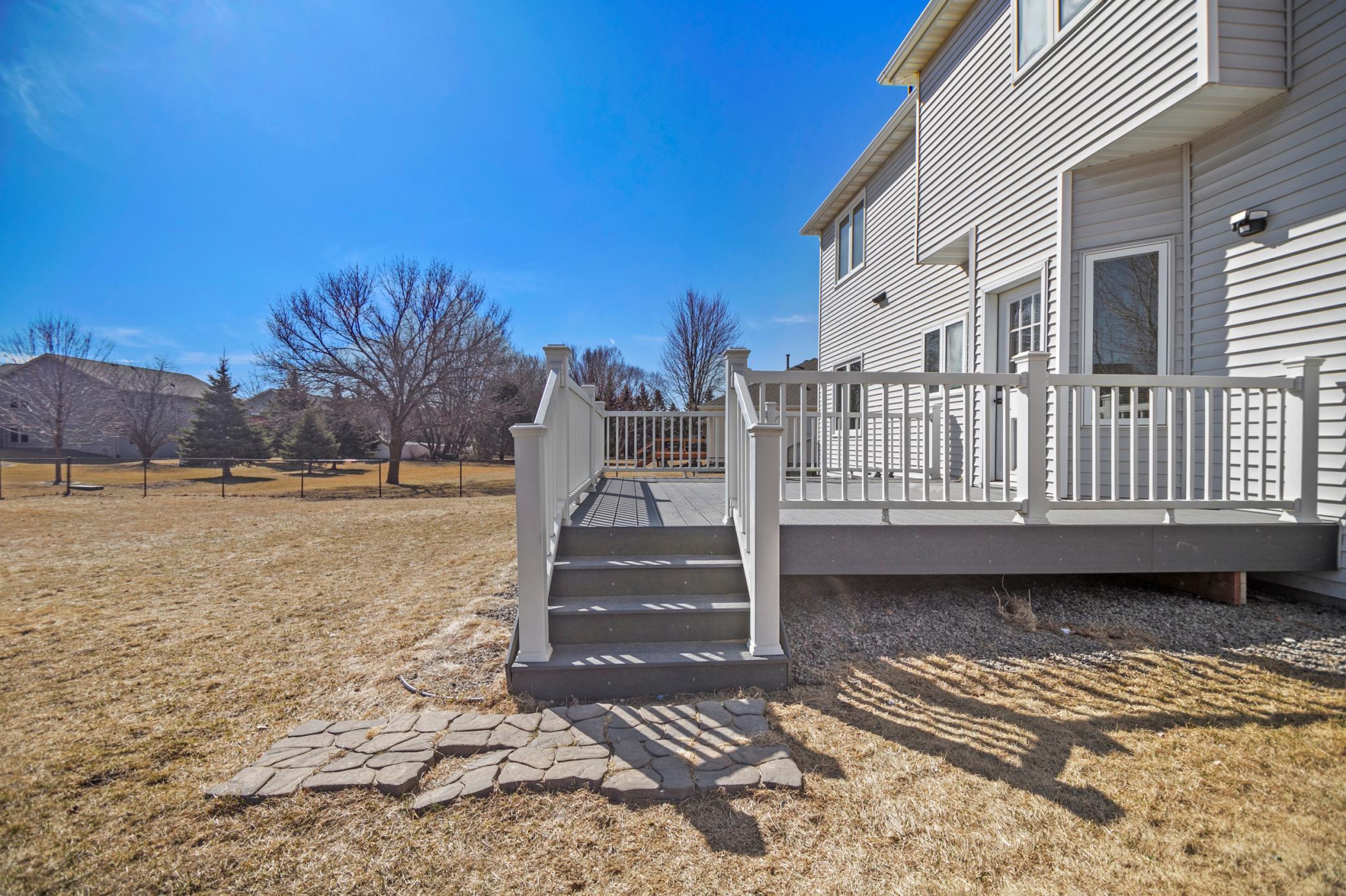 701 Greenhaven Lane NE