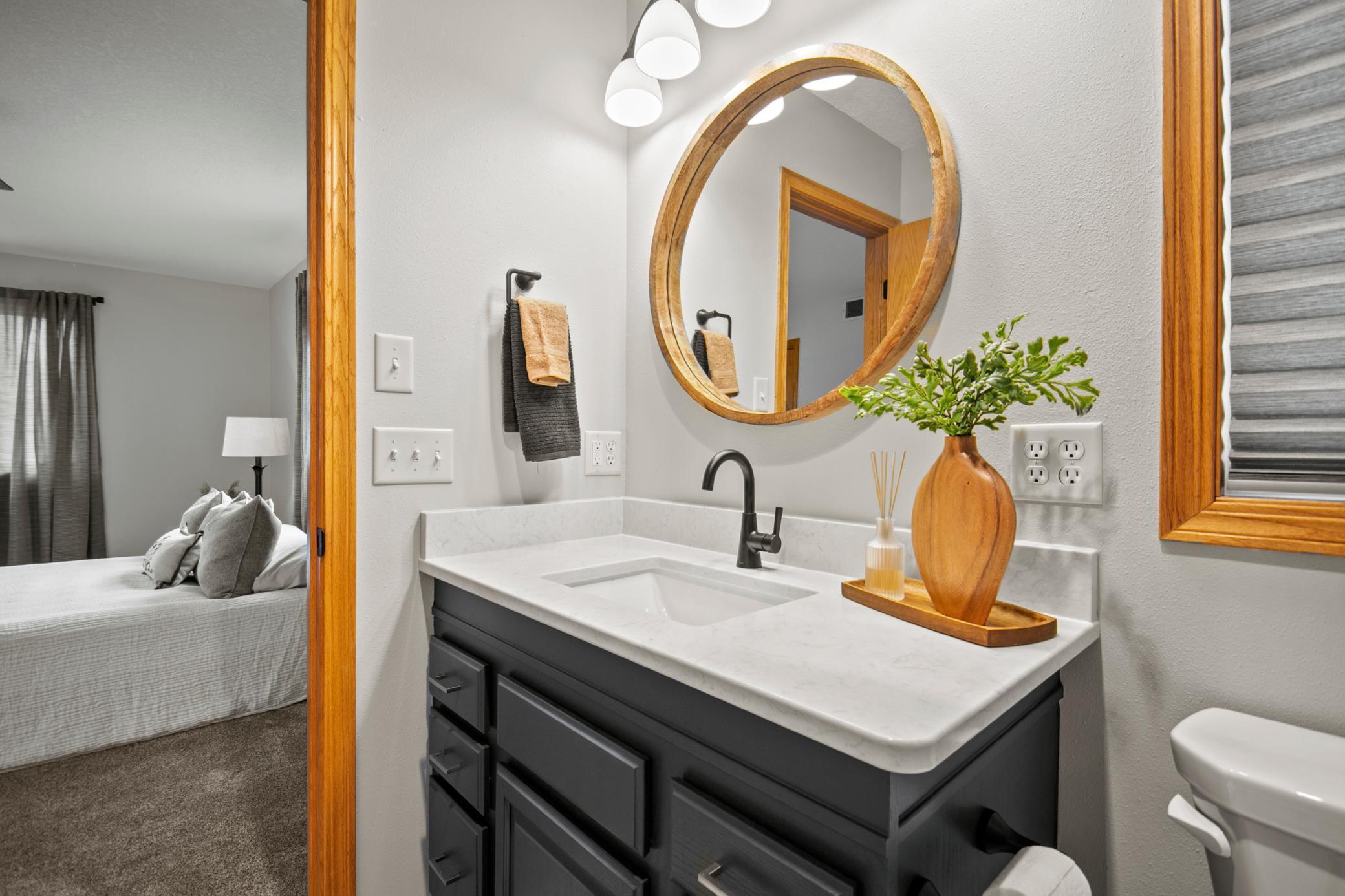 1110 Sunnydale Lane SE