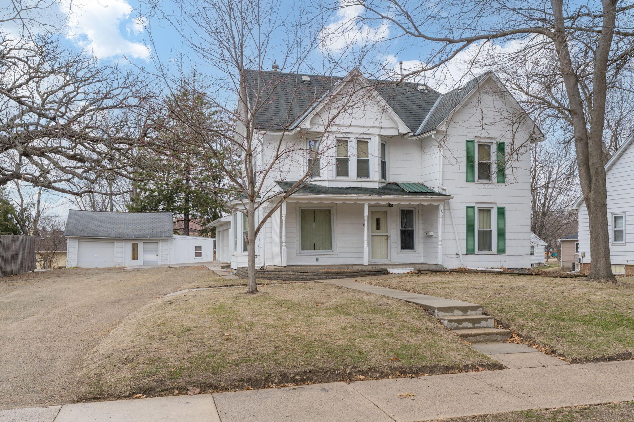 140 E University Street