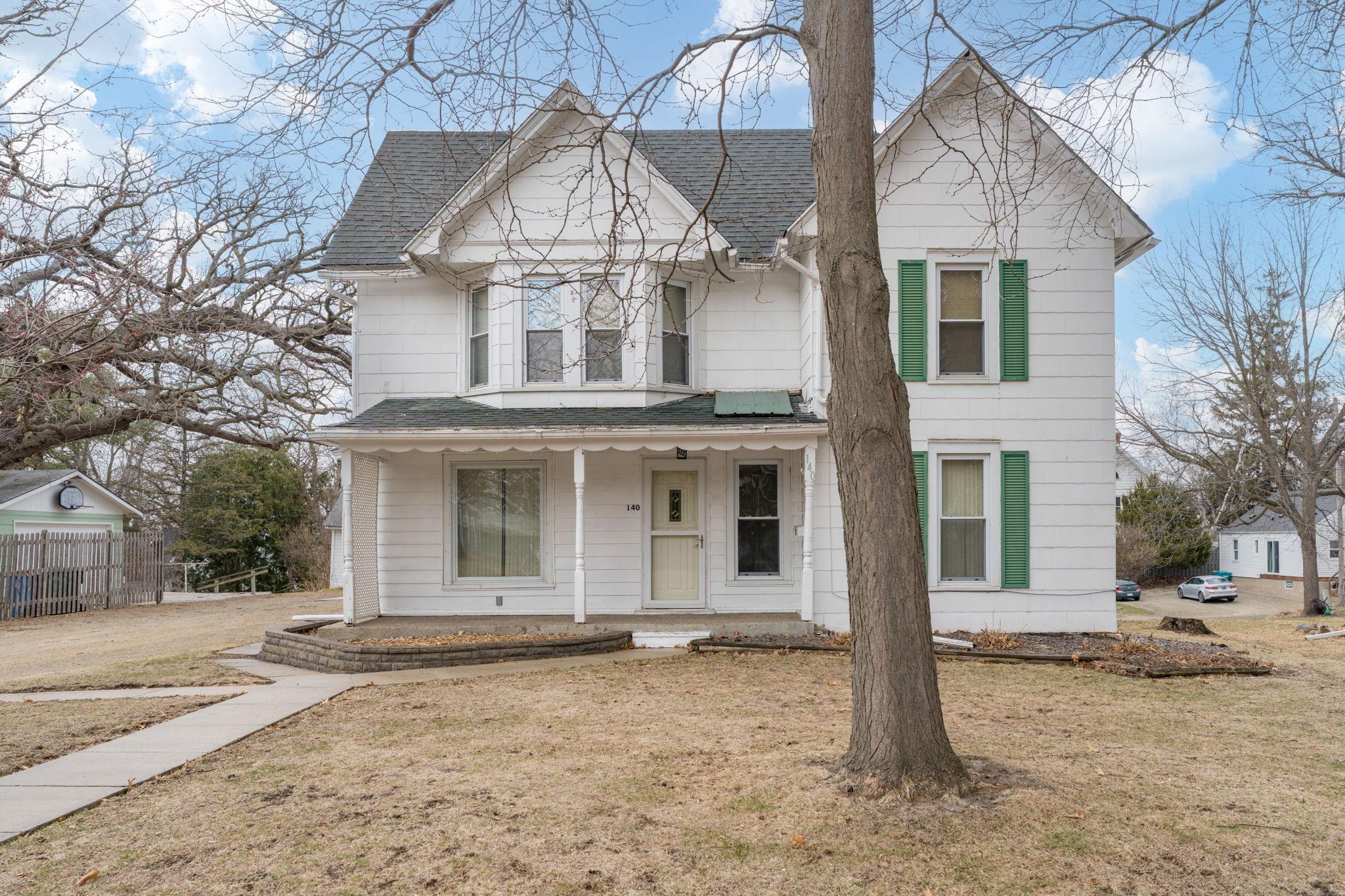 140 E University Street
