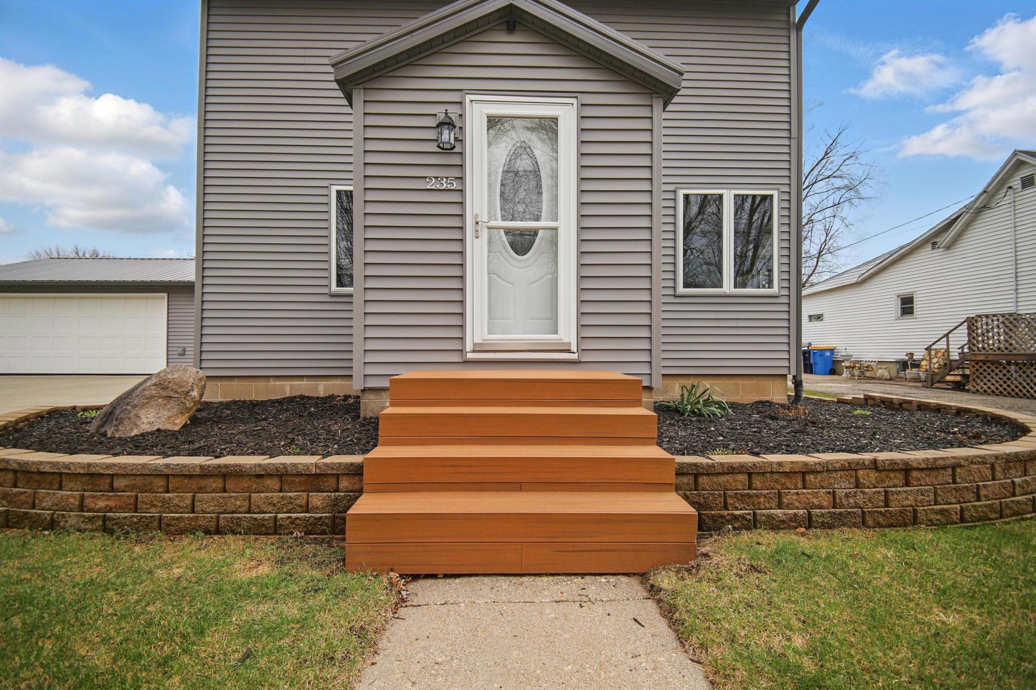 235 3rd Street NE