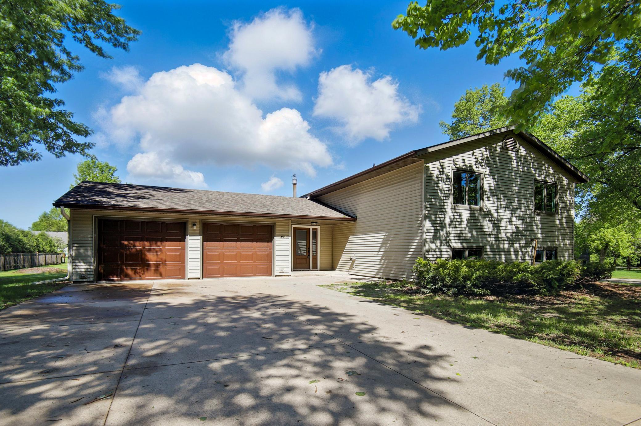 1900 Greenwood Drive