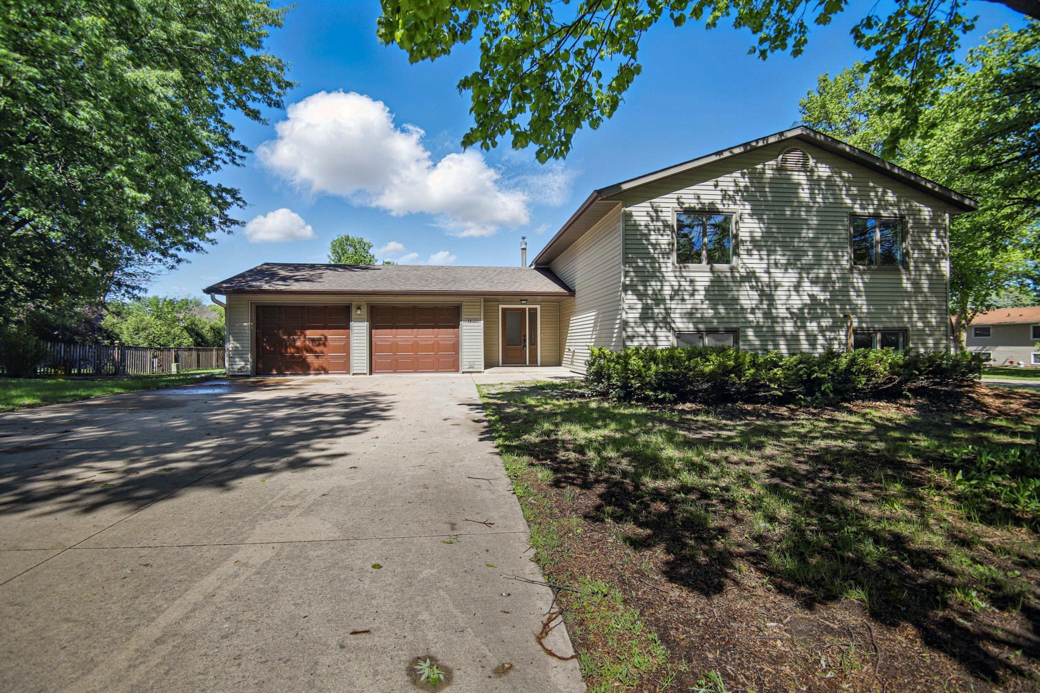 1900 Greenwood Drive