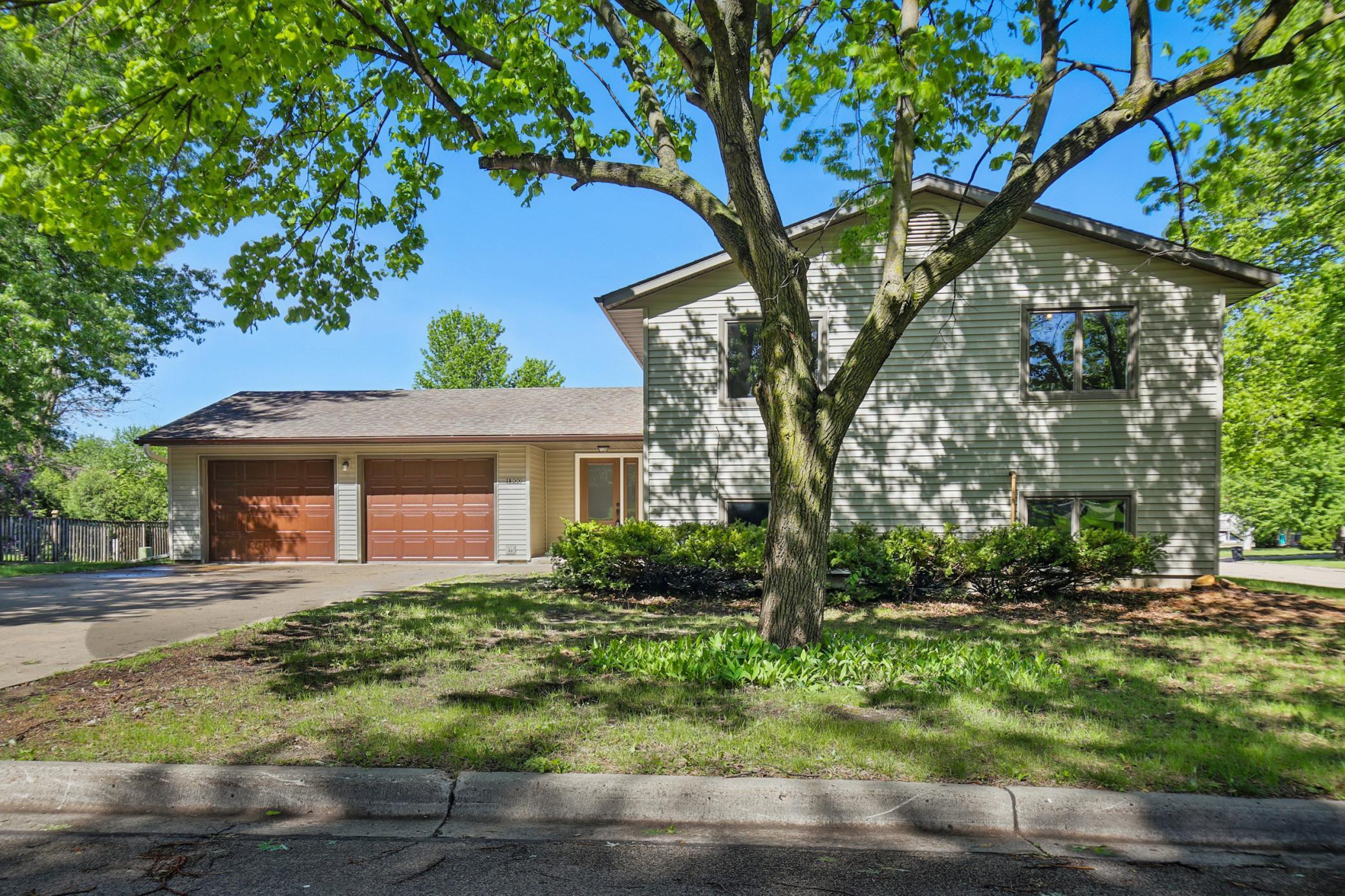 1900 Greenwood Drive