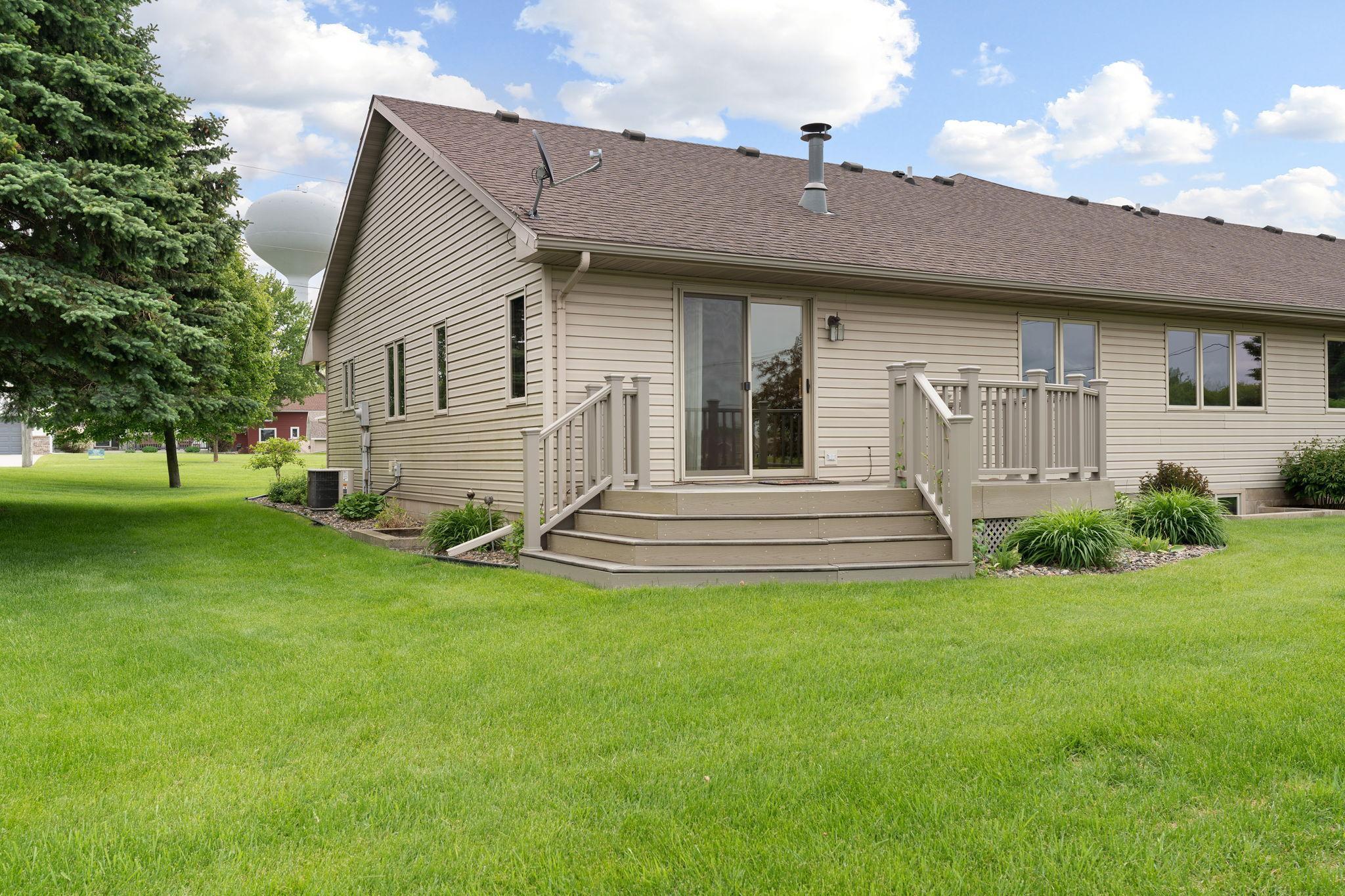 410 Hazeltine Place NE