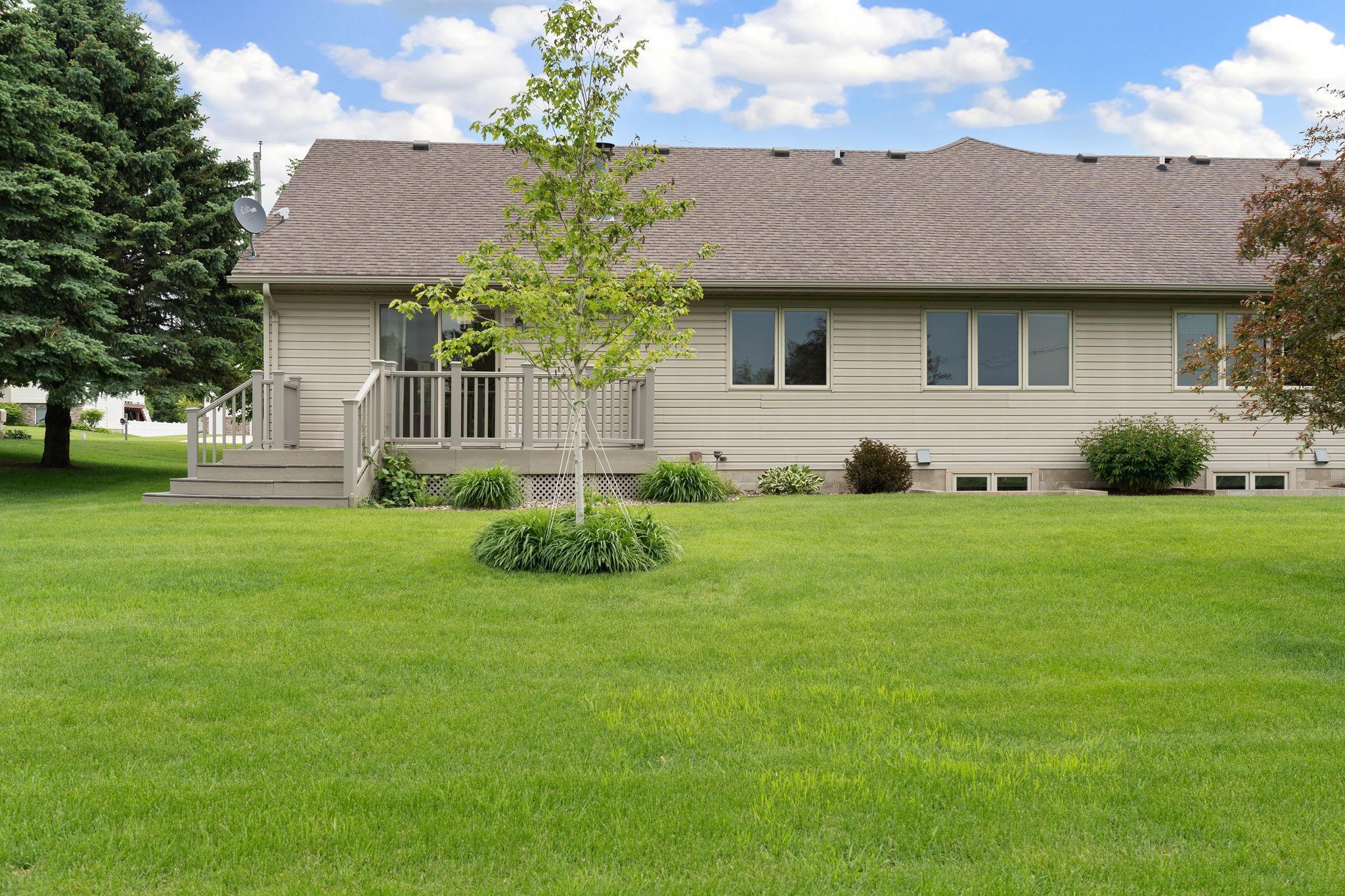410 Hazeltine Place NE
