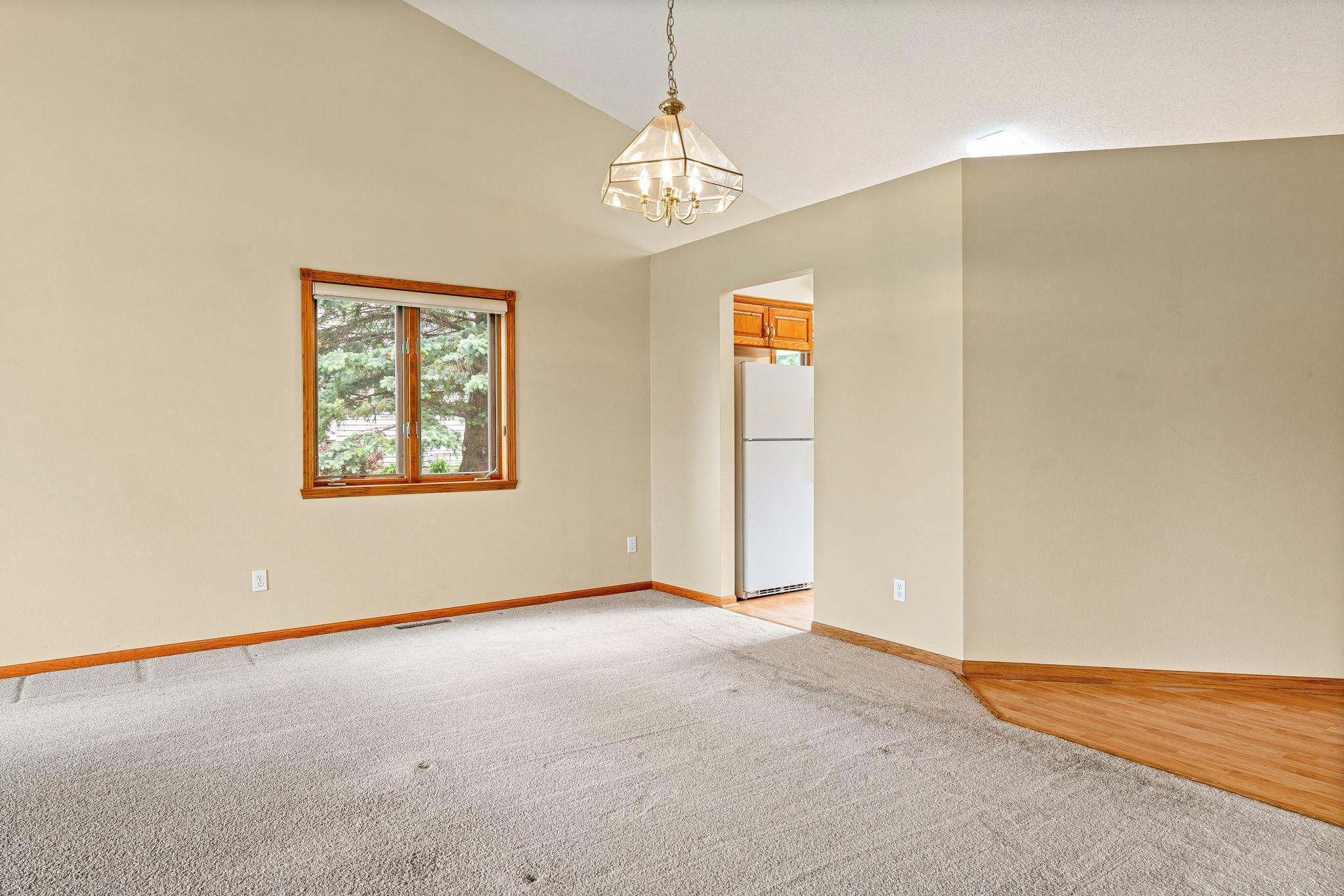410 Hazeltine Place NE