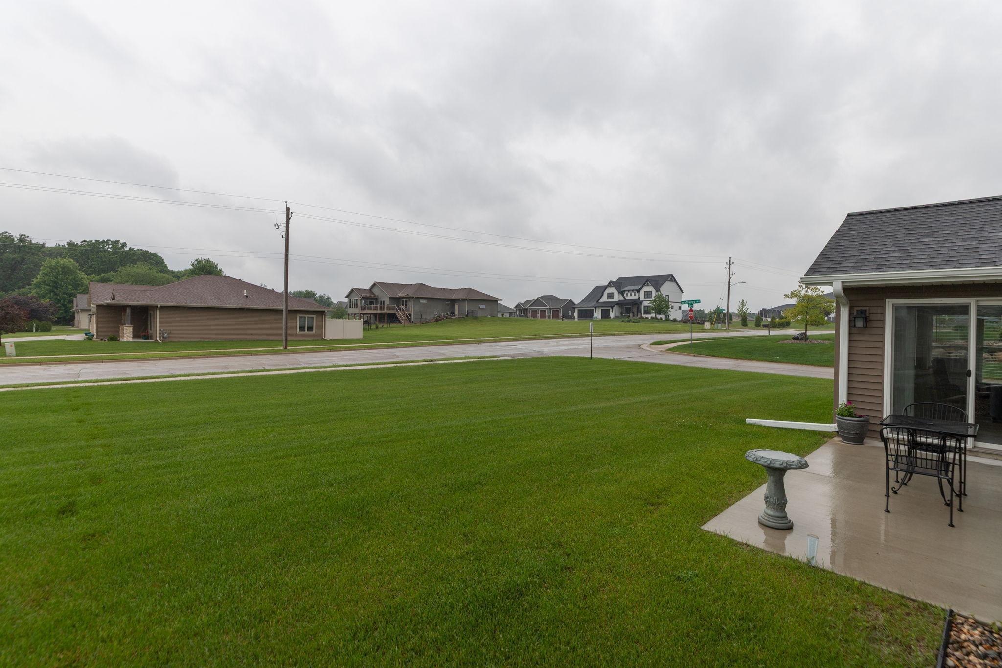 2882 Meadowview Lane NE