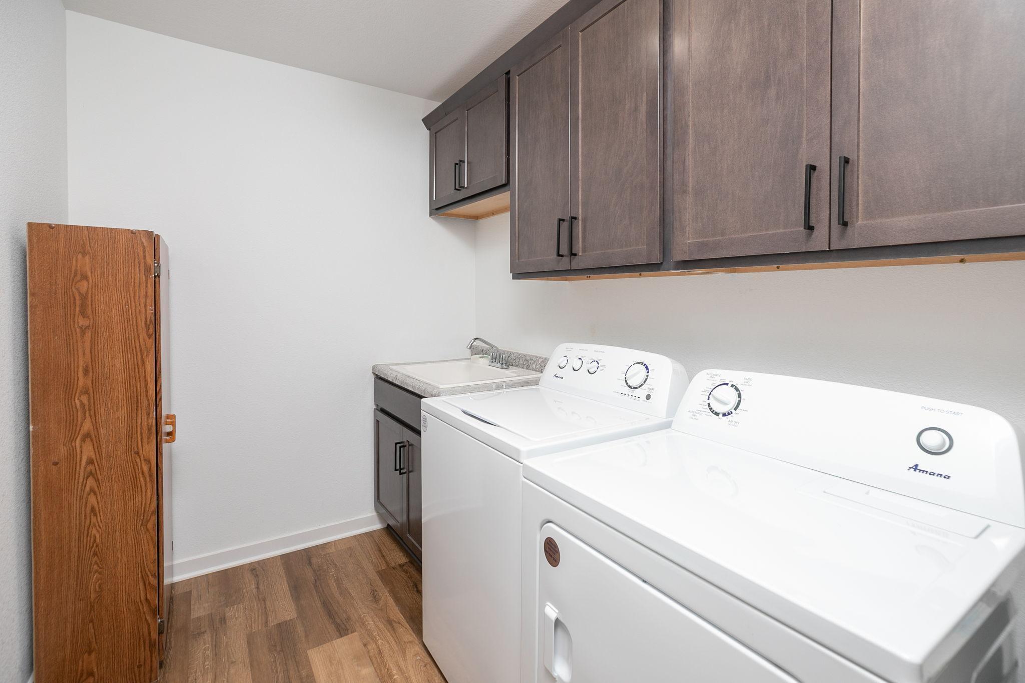 2882 Meadowview Lane NE