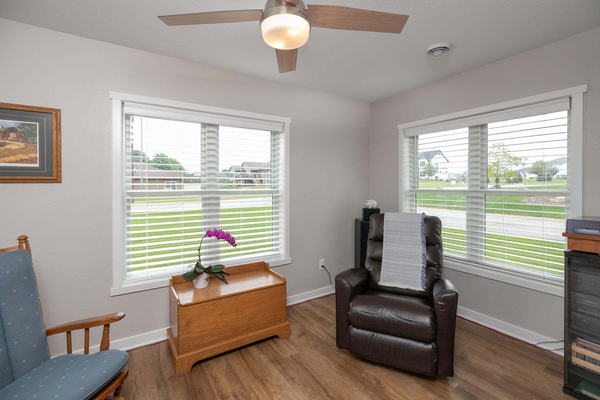 2882 Meadowview Lane NE