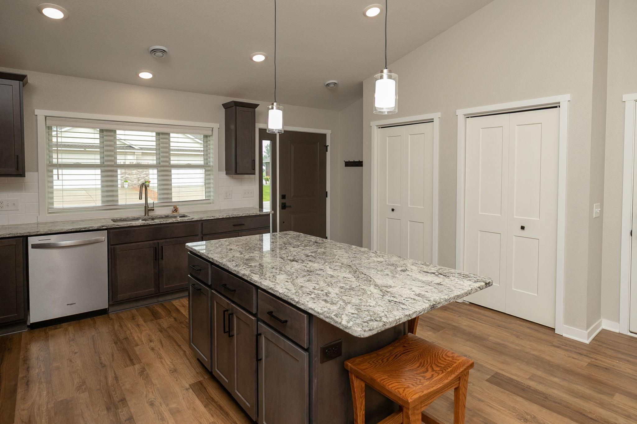 2882 Meadowview Lane NE