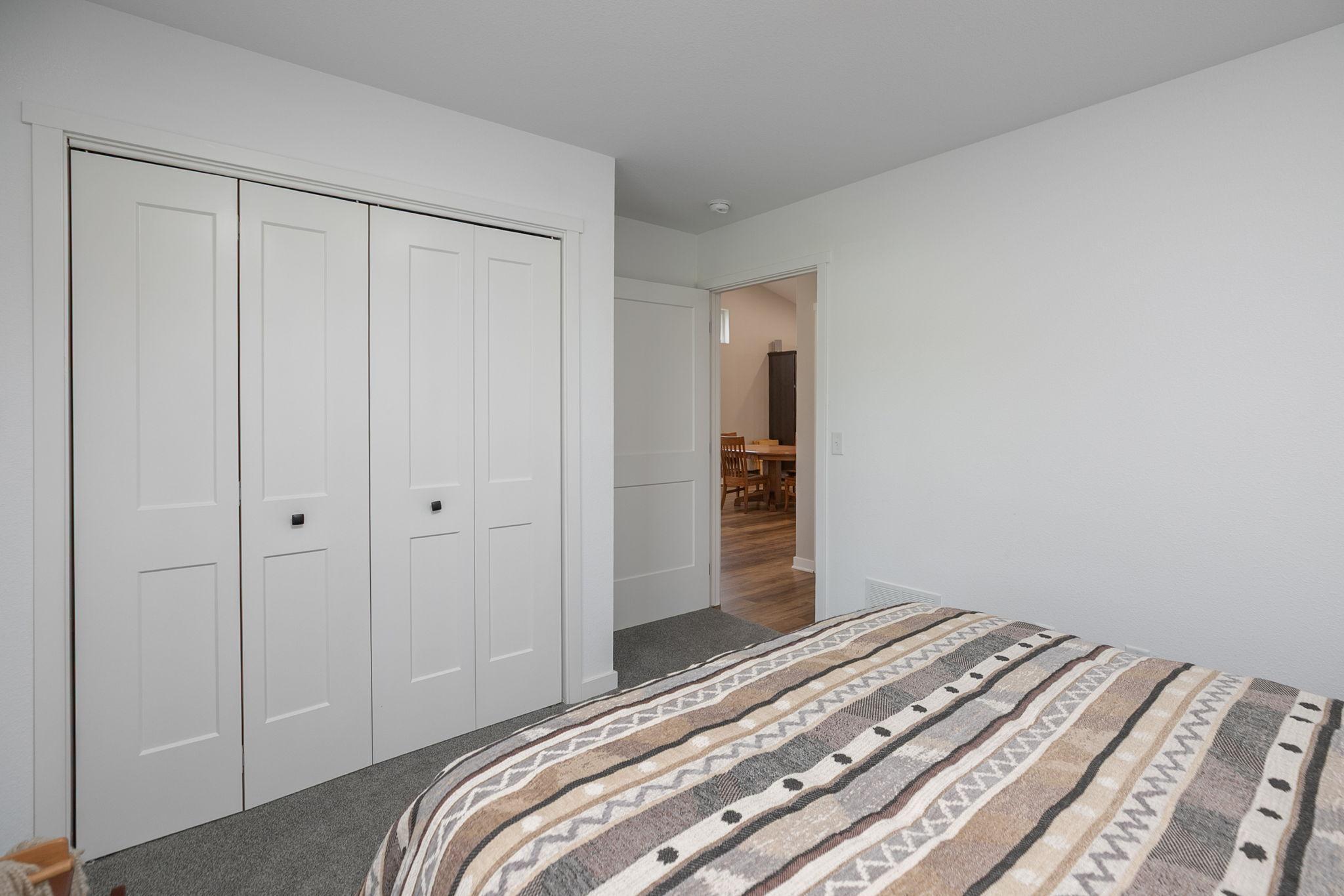 2882 Meadowview Lane NE