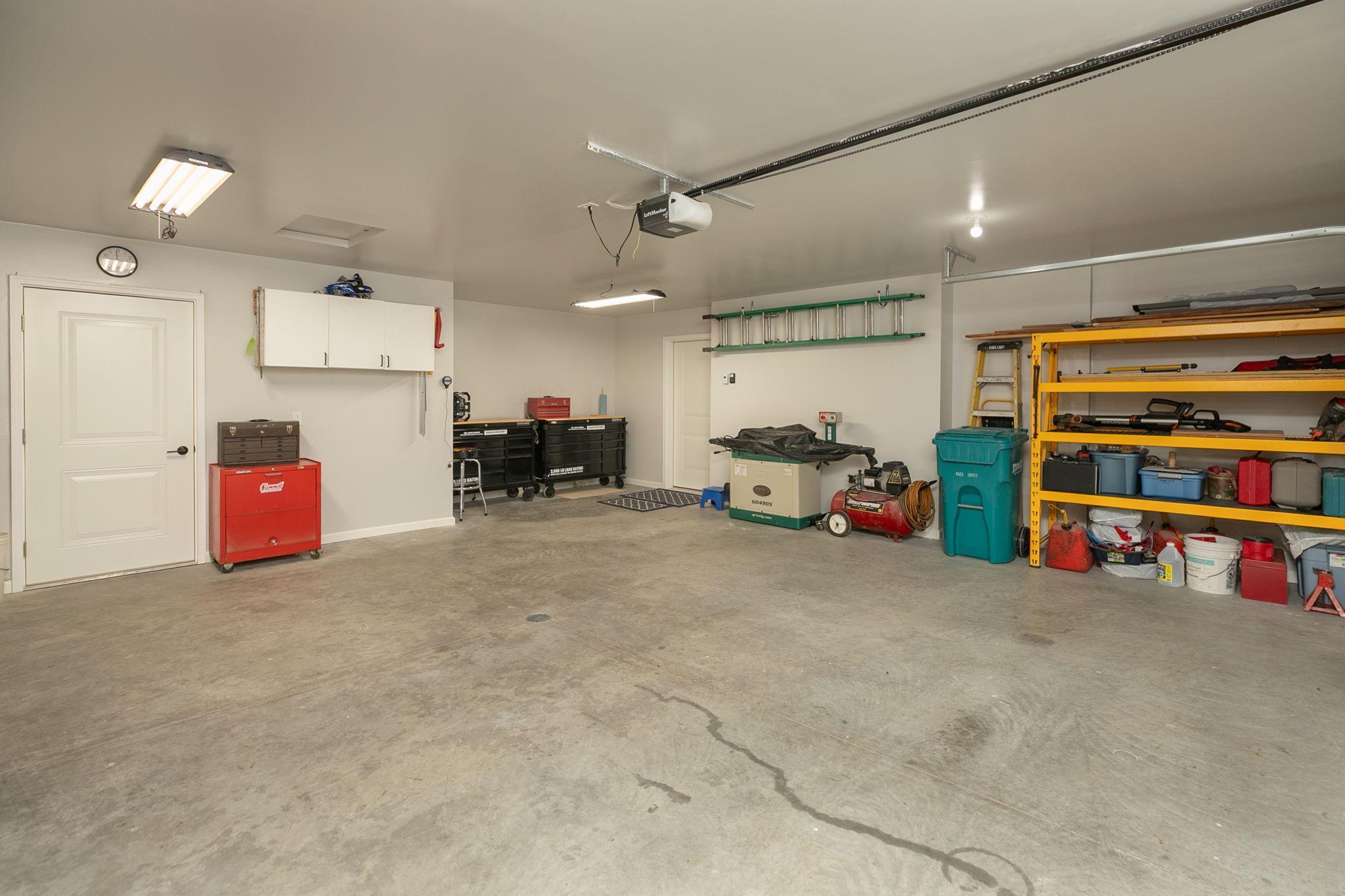 2882 Meadowview Lane NE