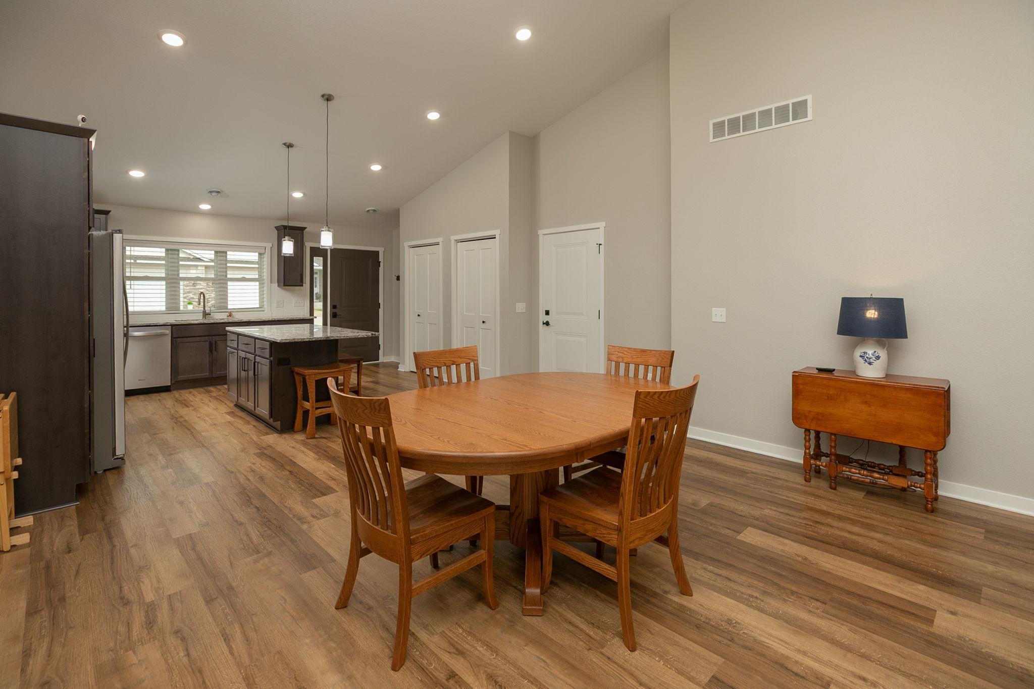 2882 Meadowview Lane NE