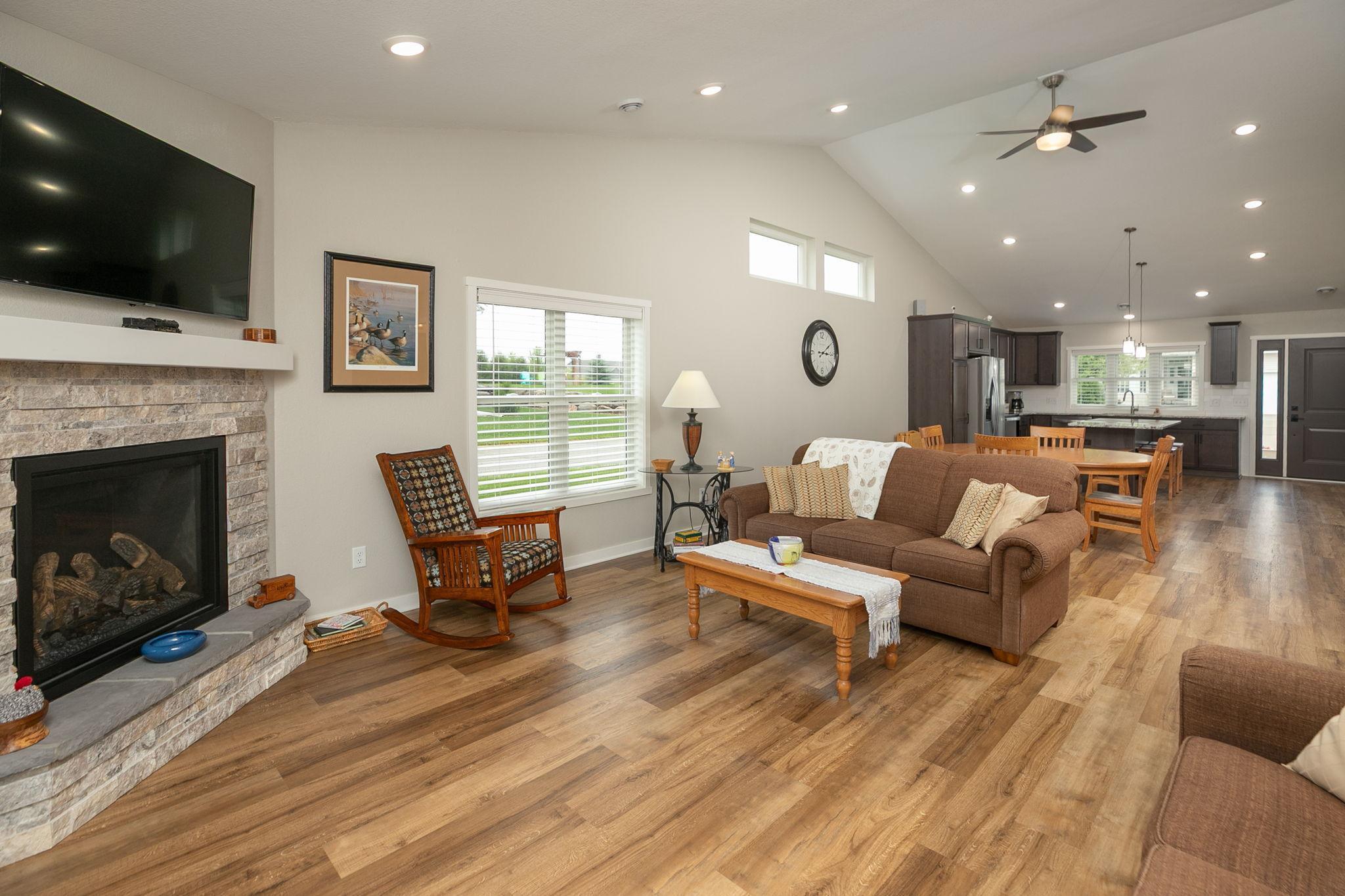 2882 Meadowview Lane NE