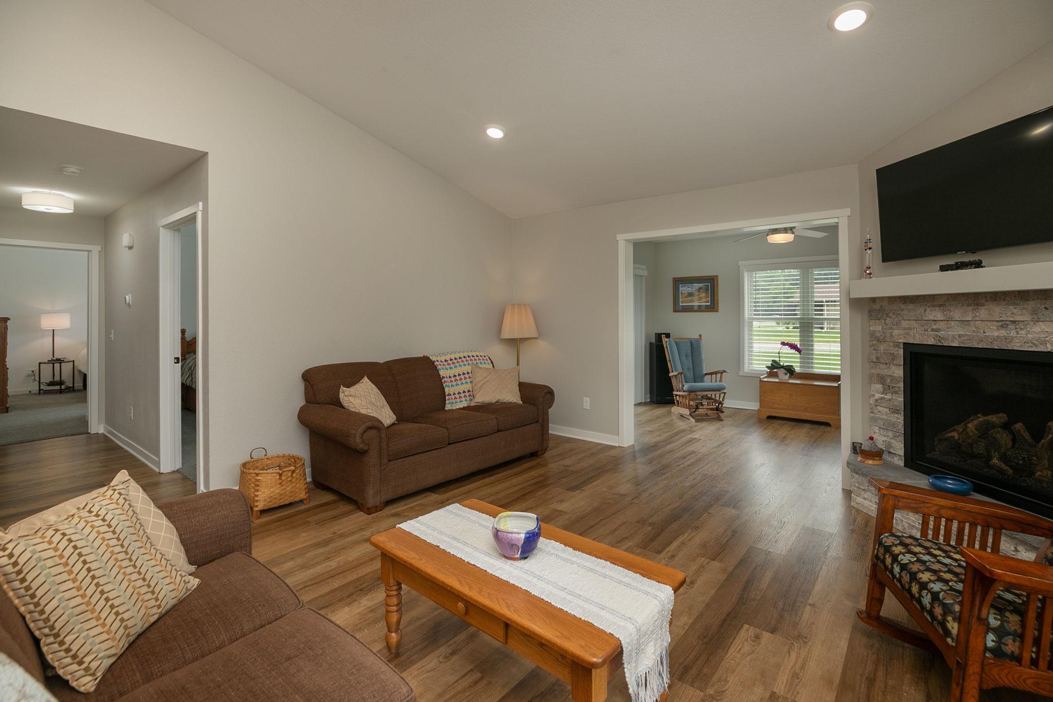 2882 Meadowview Lane NE