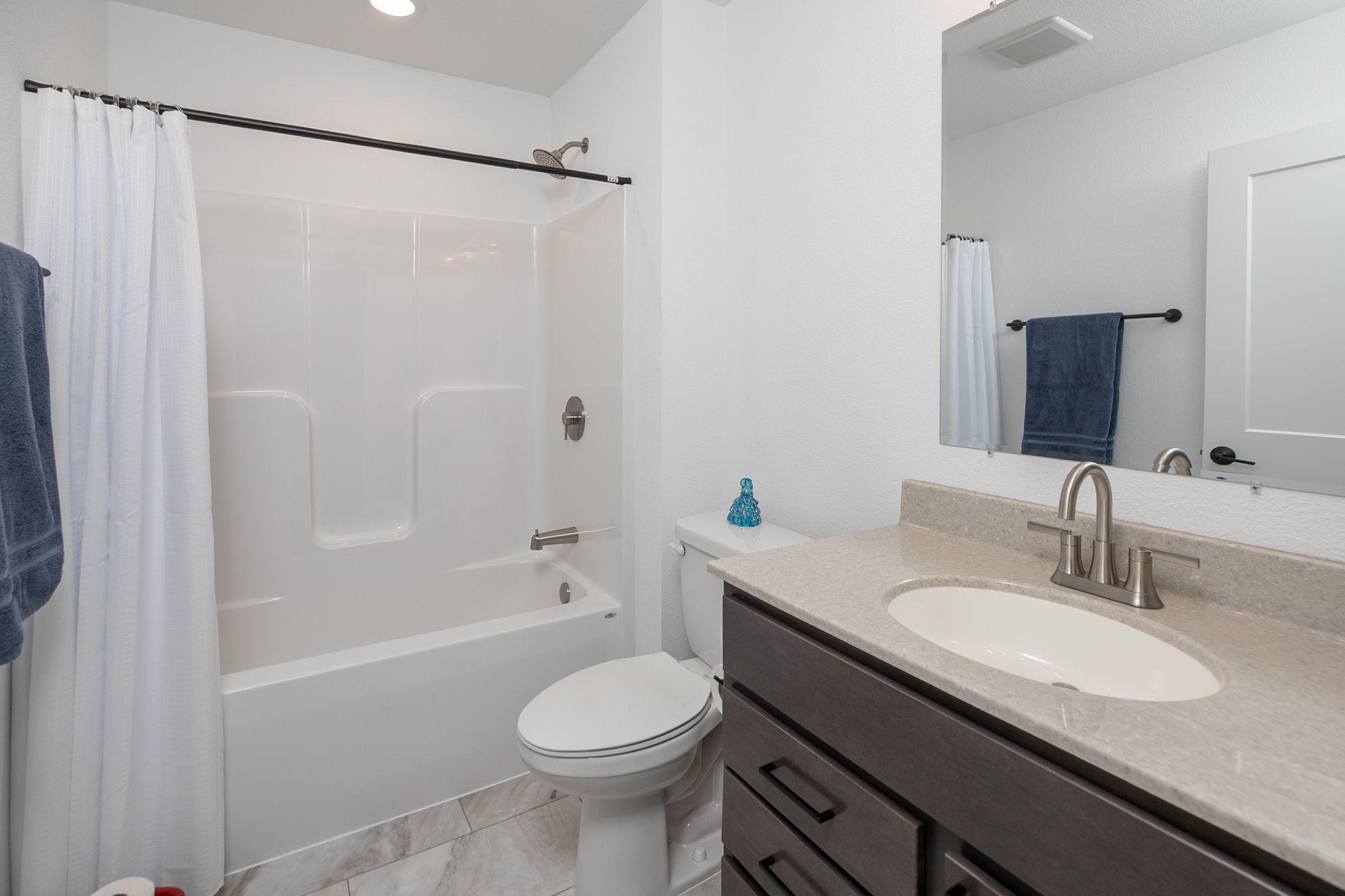 2882 Meadowview Lane NE