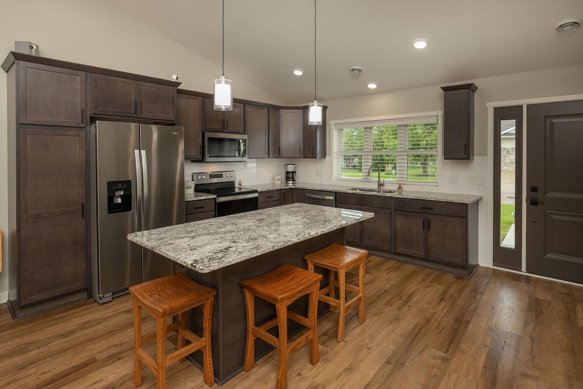 2882 Meadowview Lane NE