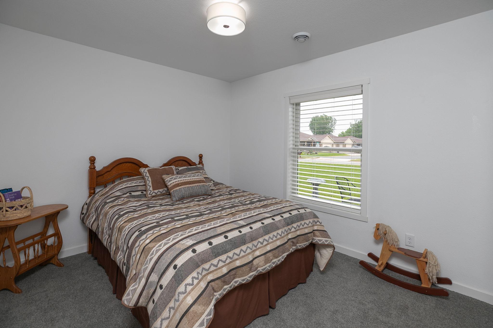 2882 Meadowview Lane NE