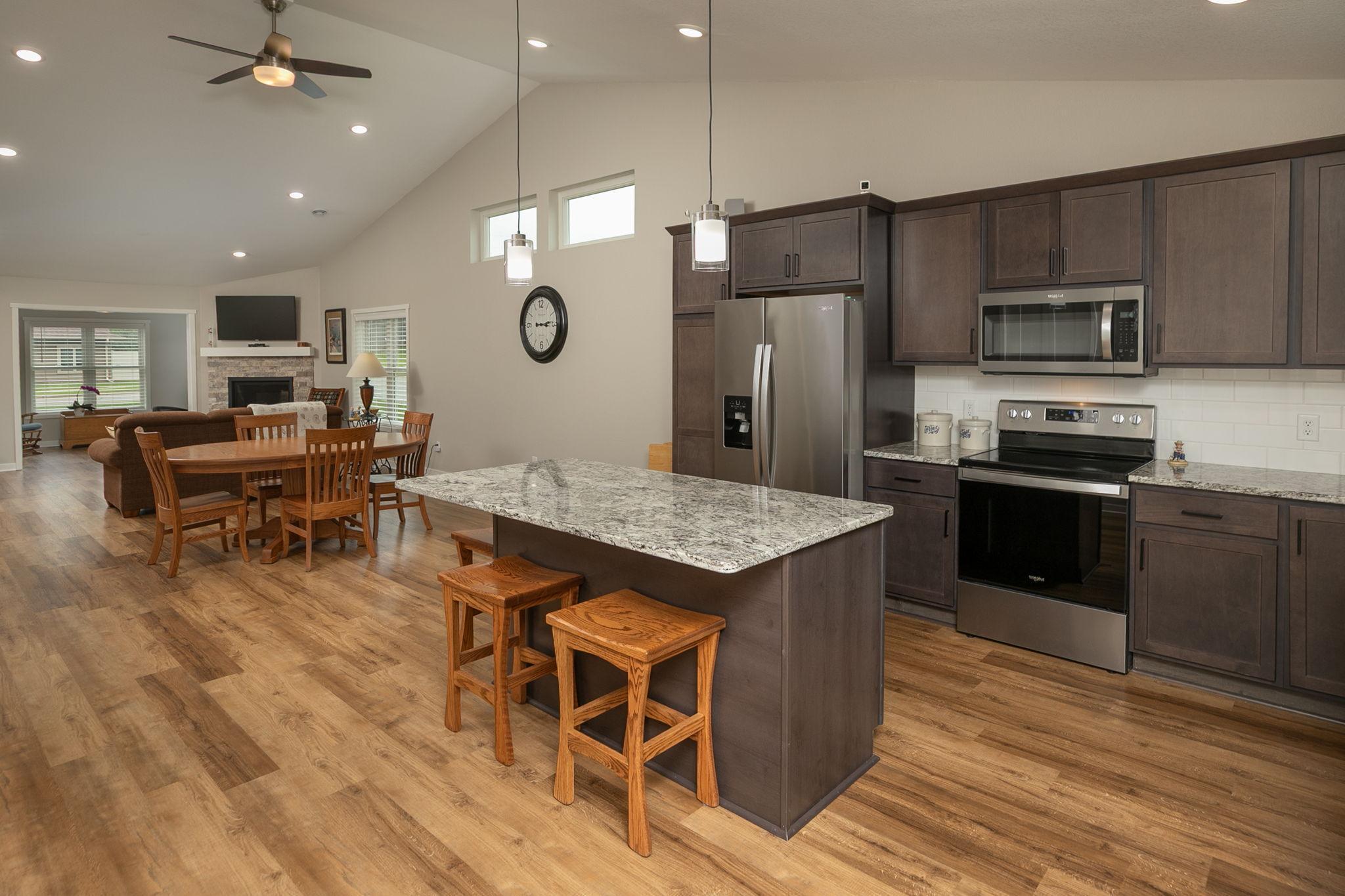 2882 Meadowview Lane NE