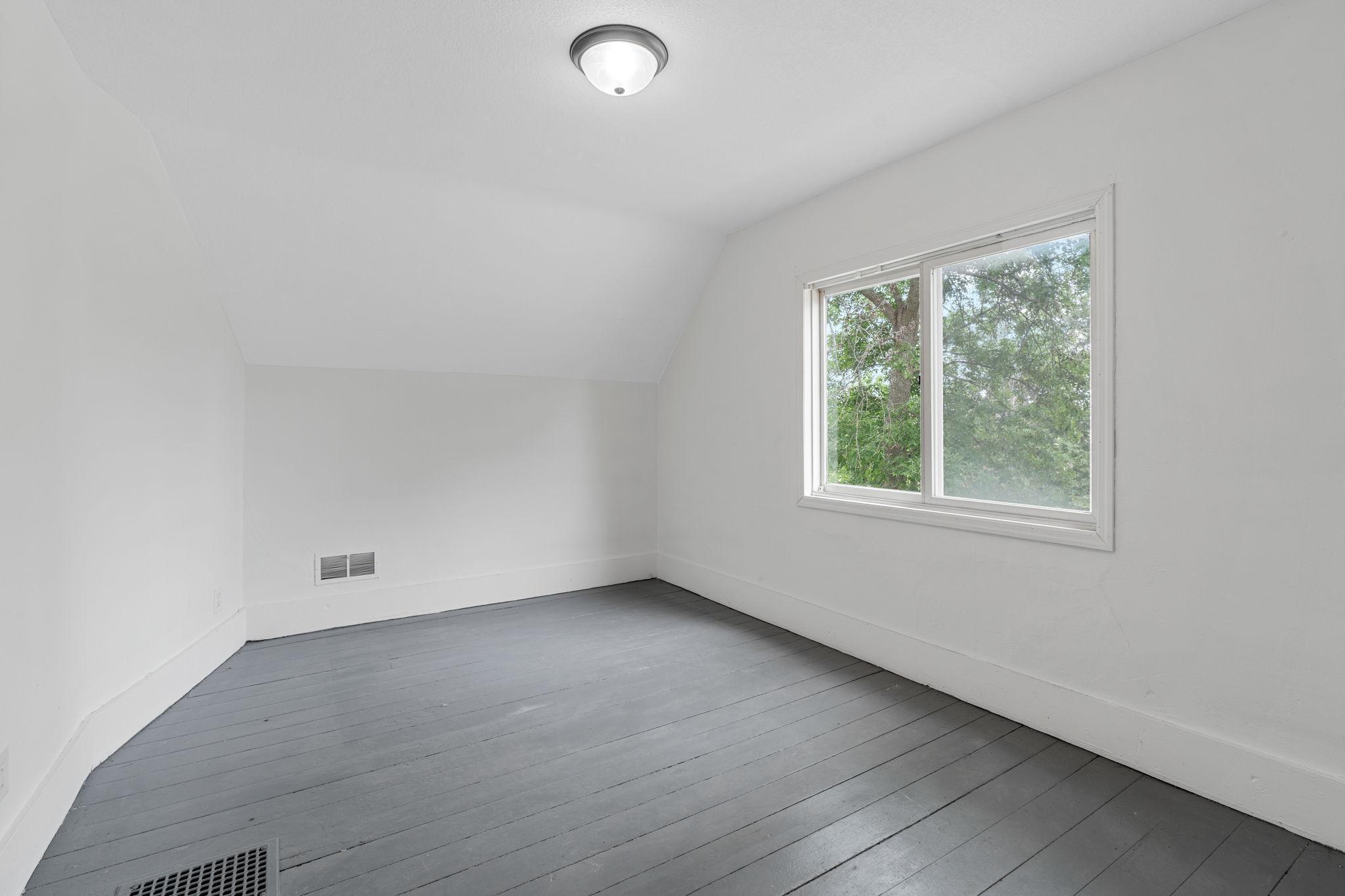 304 3rd Street N