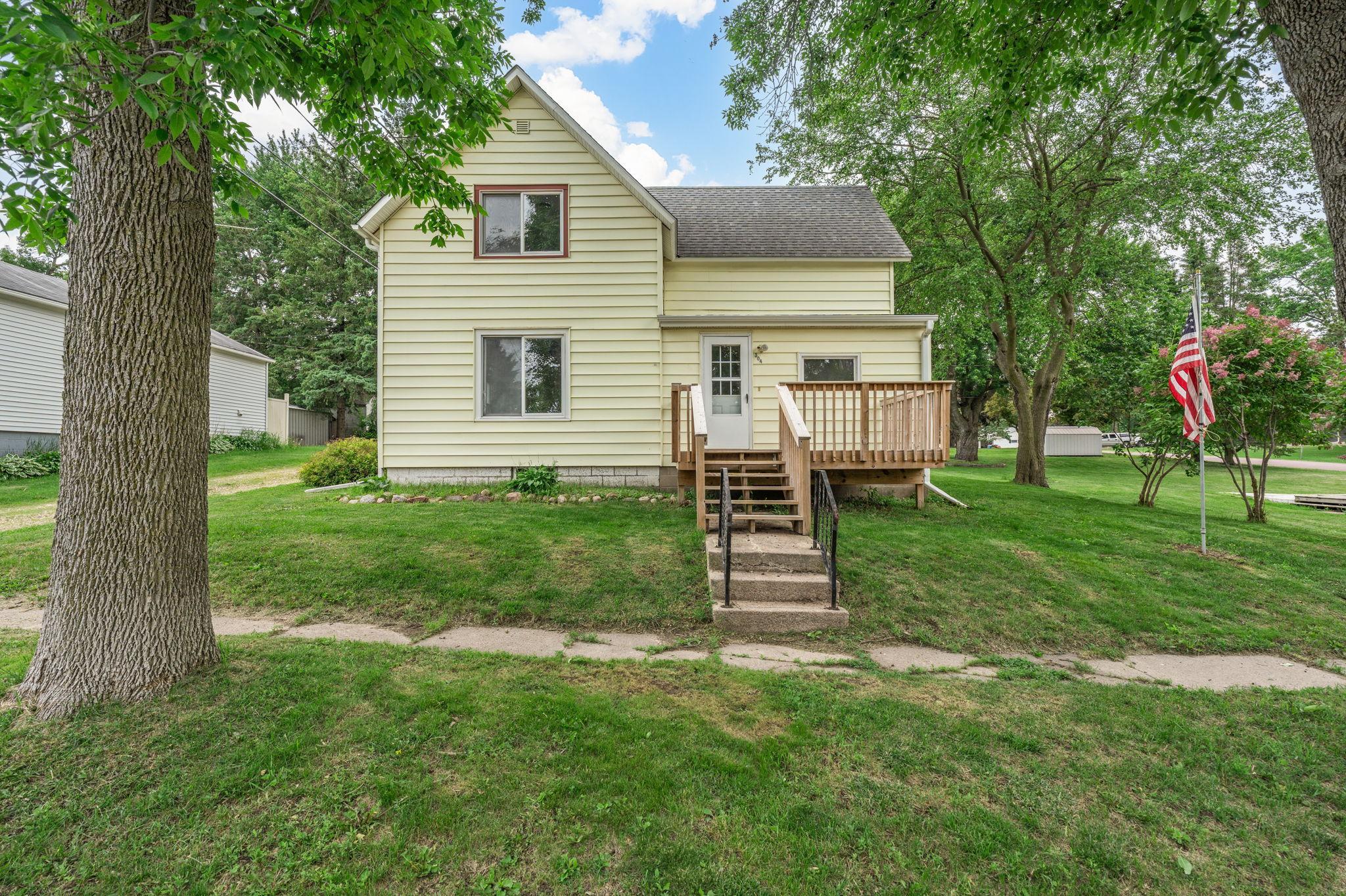 304 3rd Street N